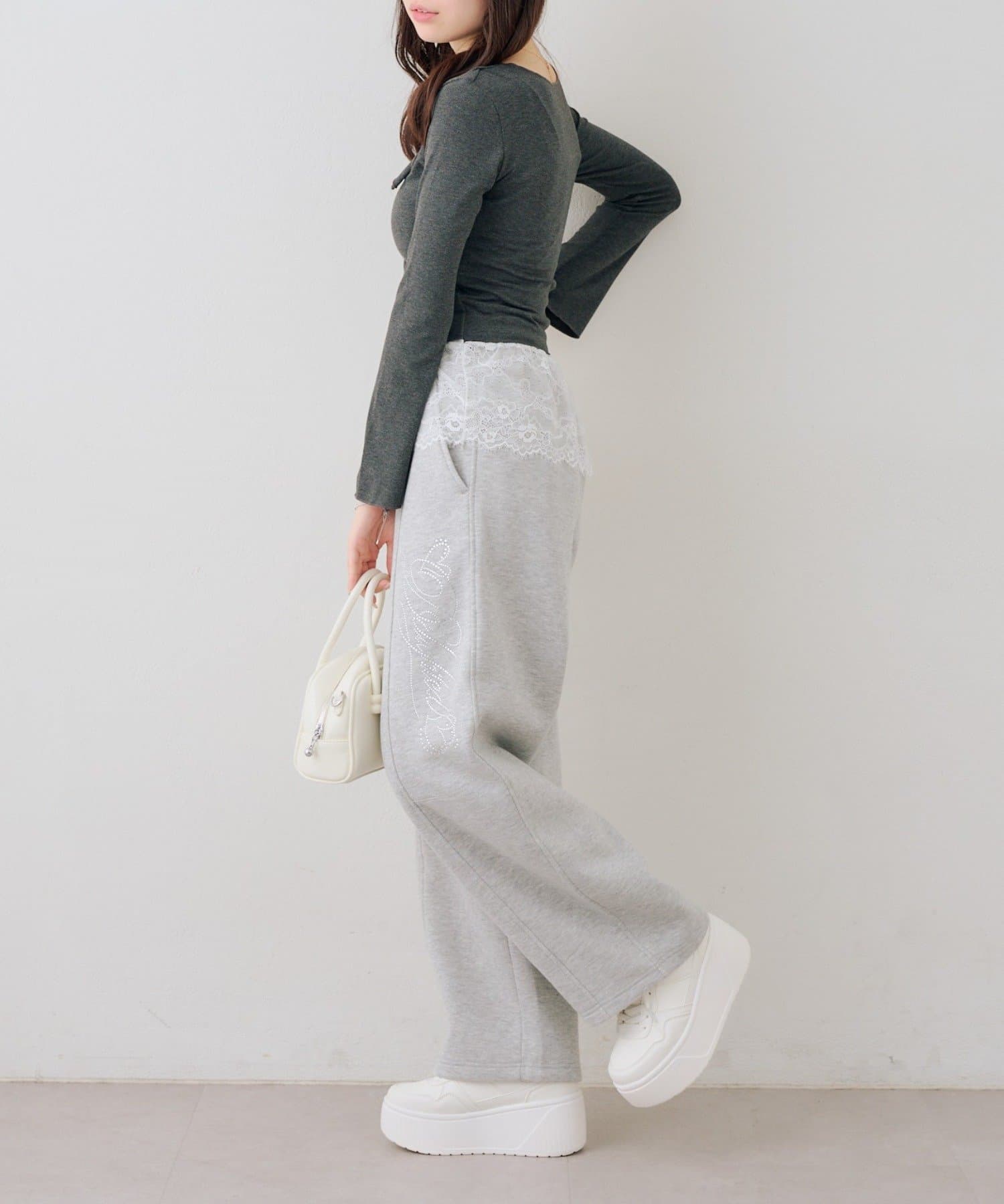 Remind me and forever(リマインドミーアンドフォーエバー) キラキラロゴスウェットパンツ