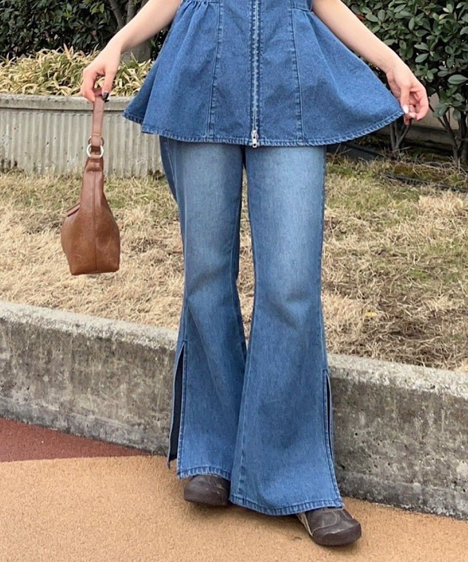 Kastane(カスタネ) 【3サイズ展開/低身長サイズ/高身長サイズ/セットアップ対応】B サイドスリットフレアデニム