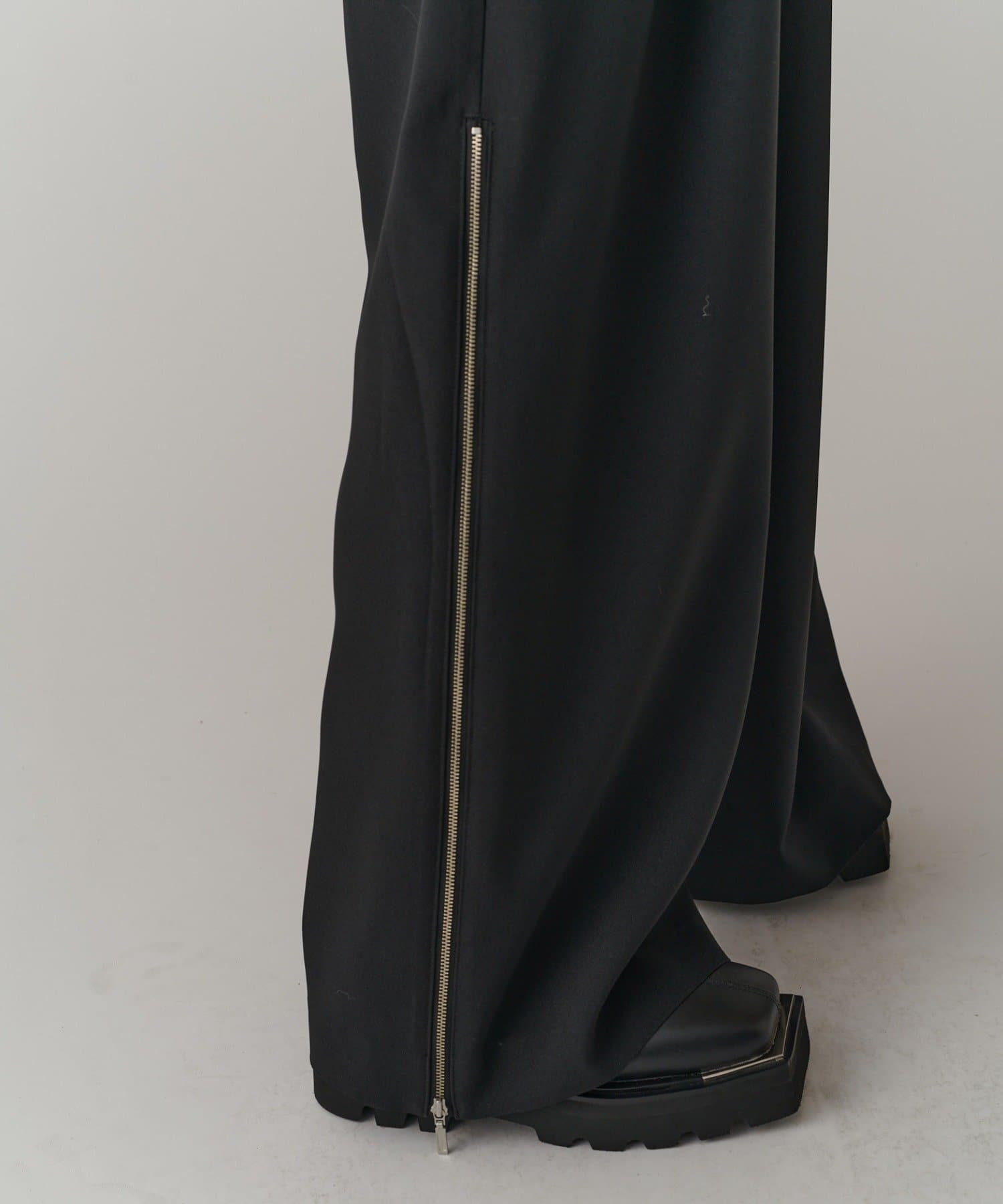 Lui's(ルイス) 【mi-企画】サイドZIPワイドフレアパンツ