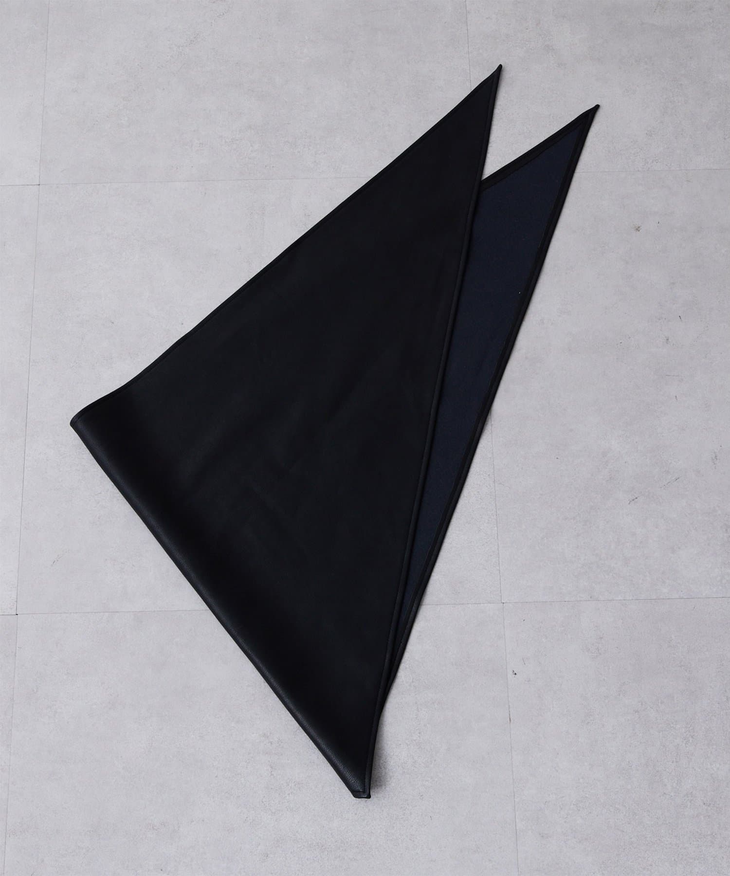 Whim Gazette(ウィム ガゼット) 【THE PAUSE】フェイクレザースカーフ