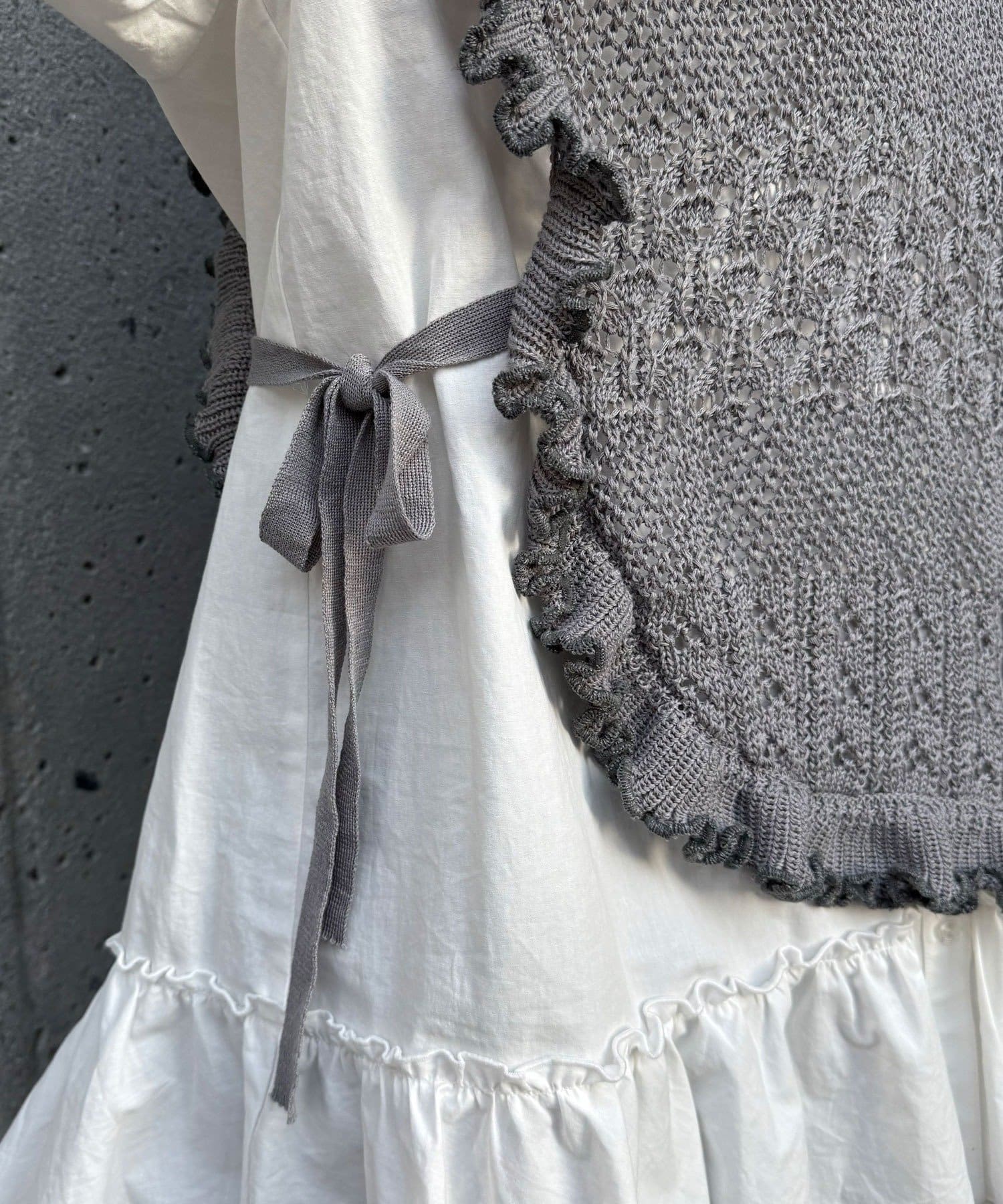 CIAOPANIC(チャオパニック) フード付きフリルメローニットベスト