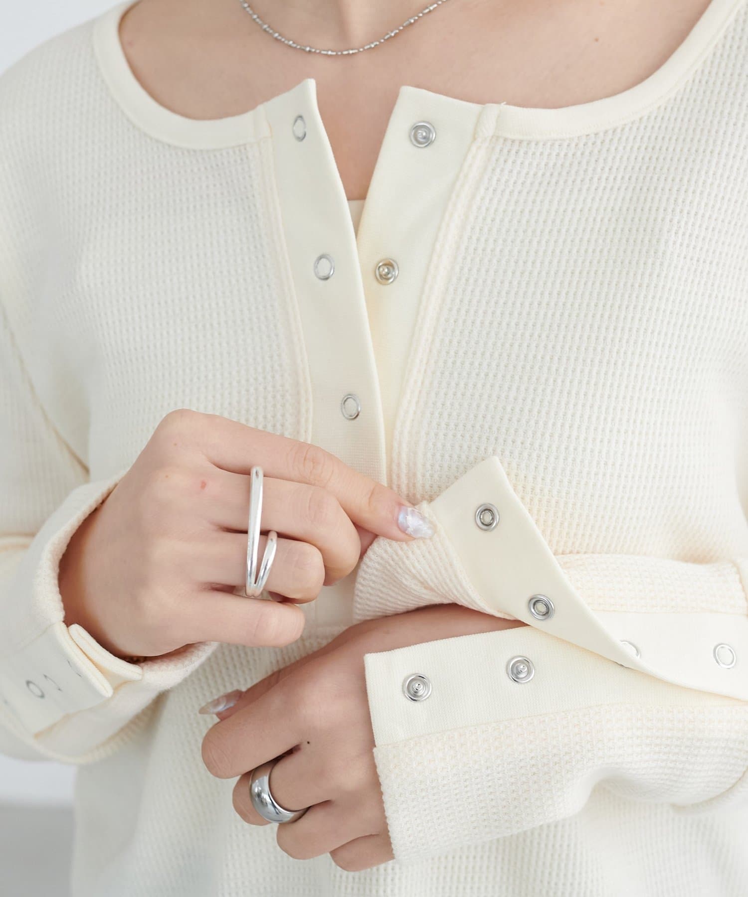 DISCOAT(ディスコート) 【WEB限定】袖リングボタンワッフルロンT