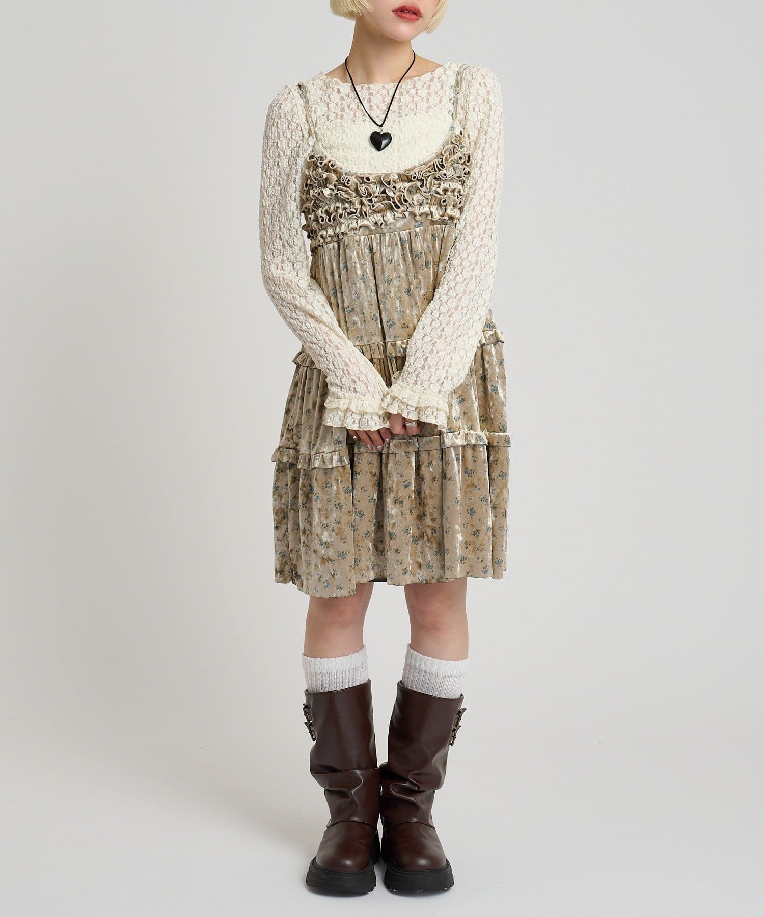 w closet(ダブルクローゼット) 花柄ベロアミニキャミワンピース