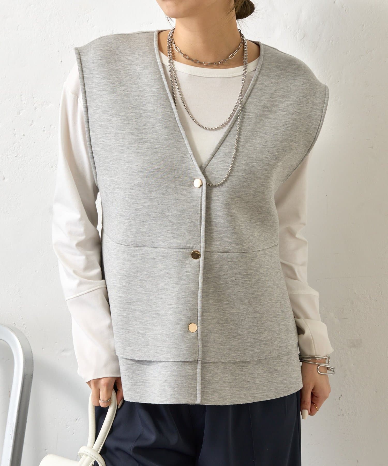 Jena　espace merveilleux(ジェナ　エスパスメルヴェイユ) ペプラムフリルジレ