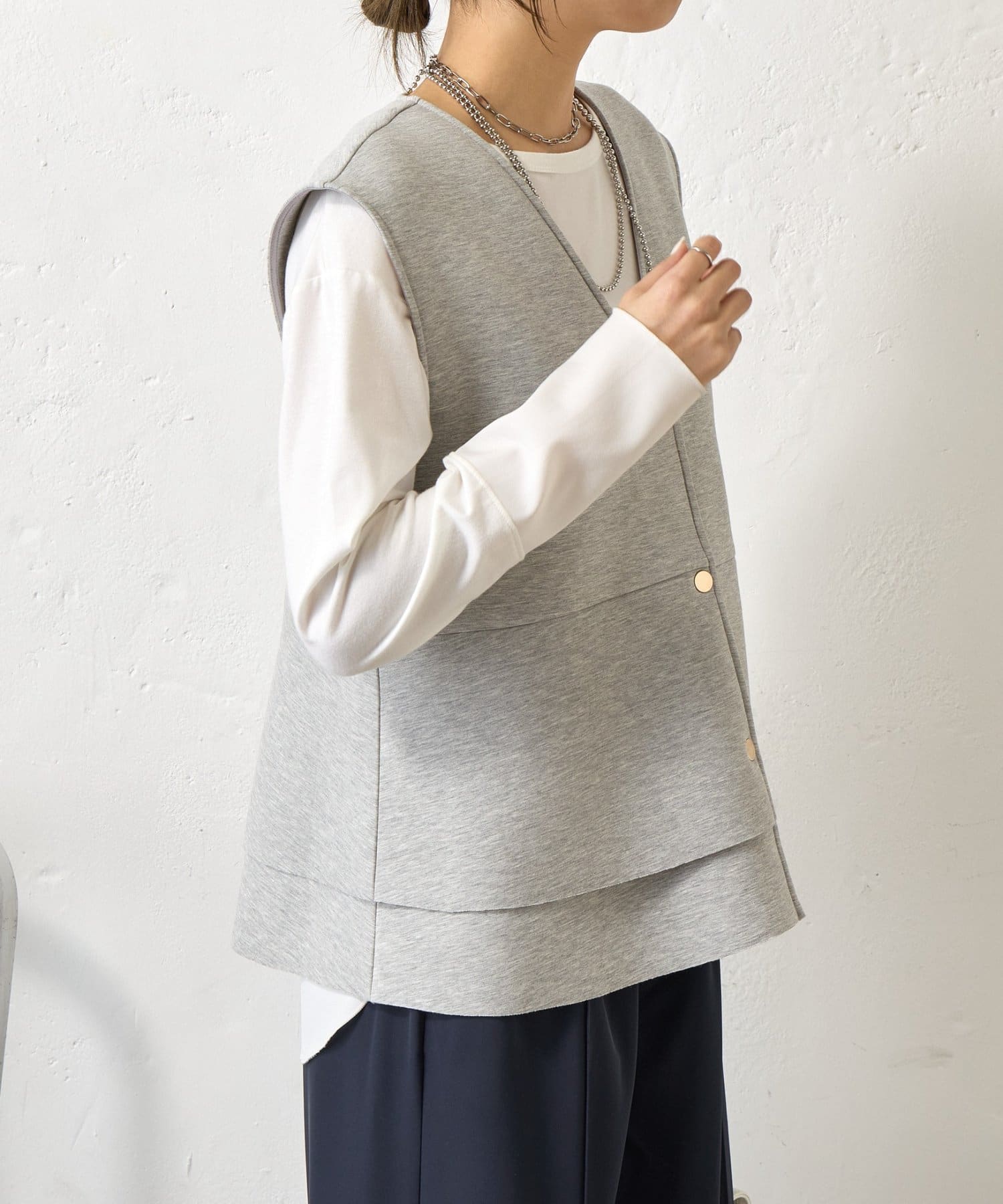 Jena　espace merveilleux(ジェナ　エスパスメルヴェイユ) ペプラムフリルジレ