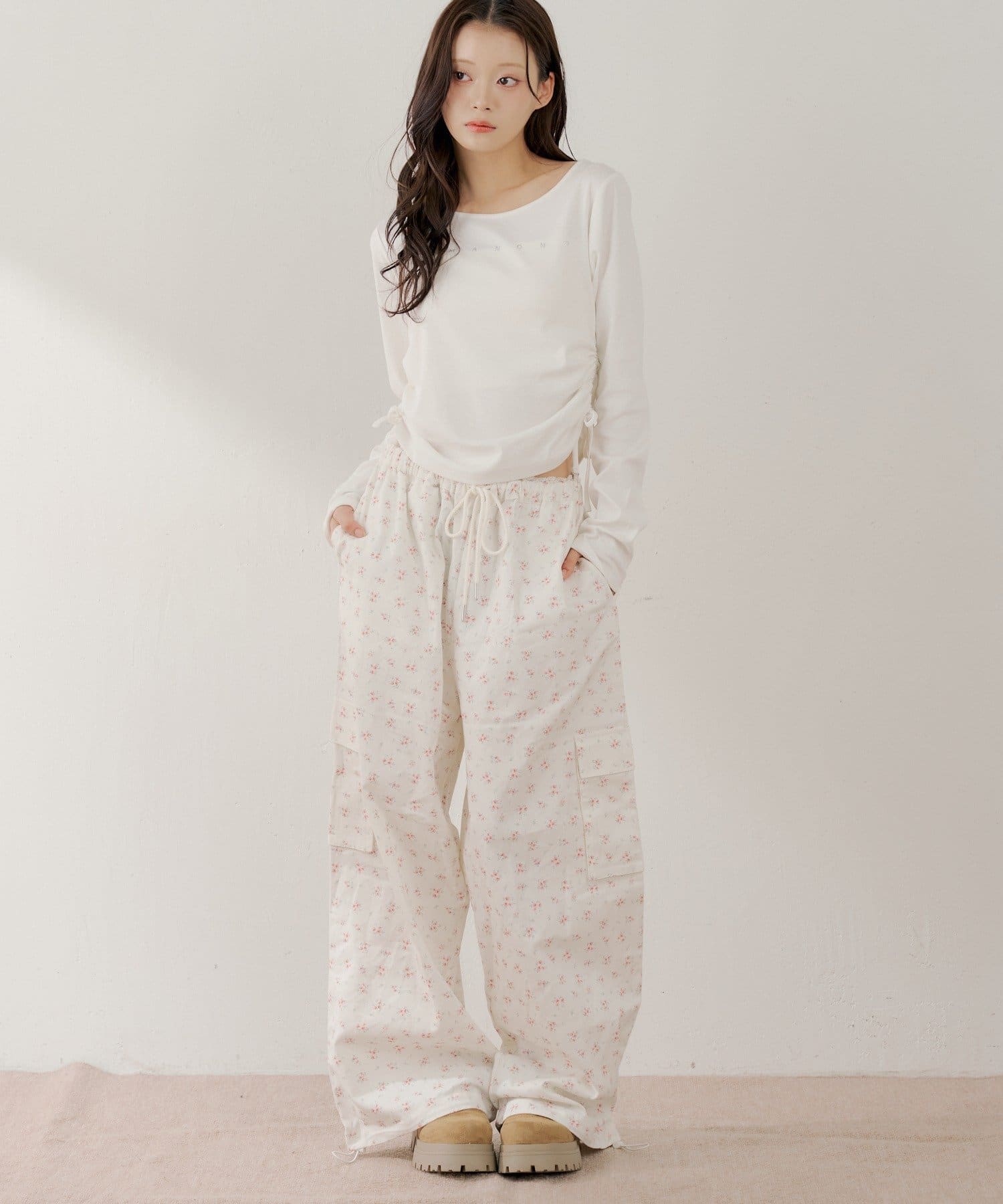 Chico(チコ) 【3/12(木) 0:00～予約開始】花柄ワイドカーゴパンツ