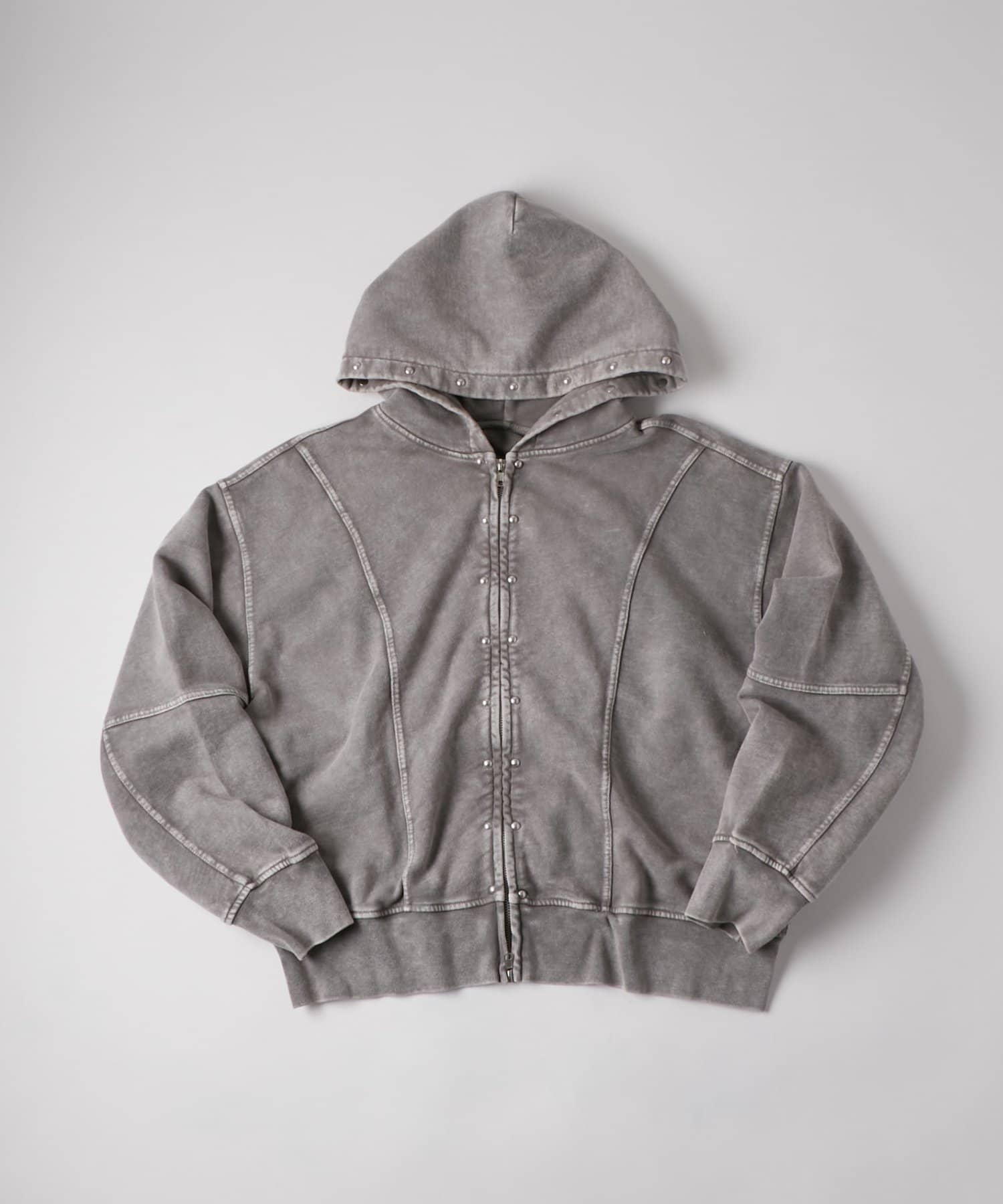 WHO’S WHO gallery(フーズフーギャラリー) KOOKY'N CHEMICALSTUDSWITICHINGZIPHOODIE