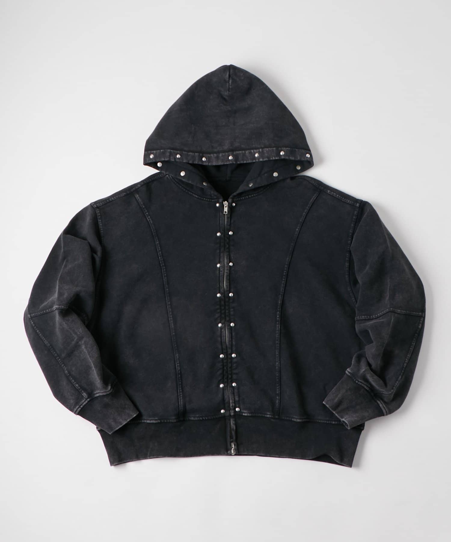 WHO’S WHO gallery(フーズフーギャラリー) KOOKY'N CHEMICALSTUDSWITICHINGZIPHOODIE