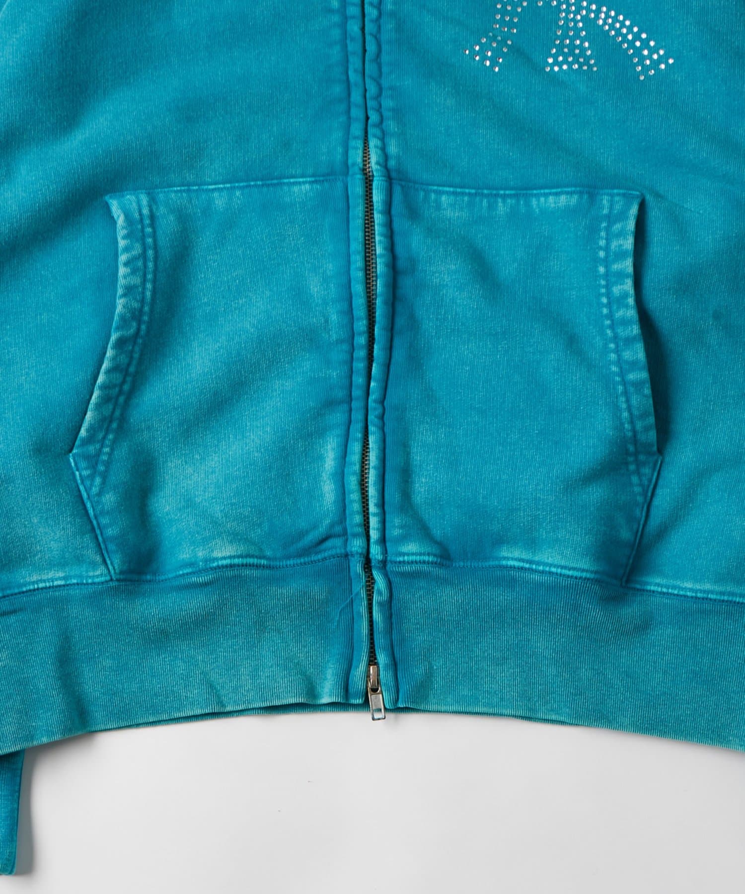 WHO’S WHO gallery(フーズフーギャラリー) KOOKY'N KYケミカルラインストーンジップパーカー