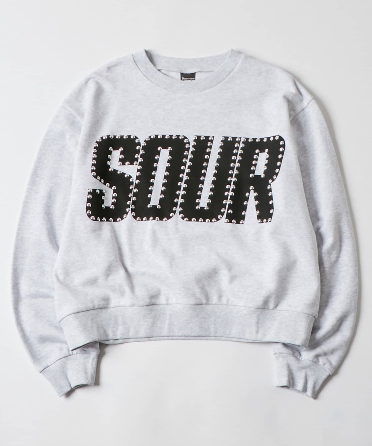 WHO’S WHO gallery(フーズフーギャラリー) 【Sourcream】 SOURスタッズクルースウェット
