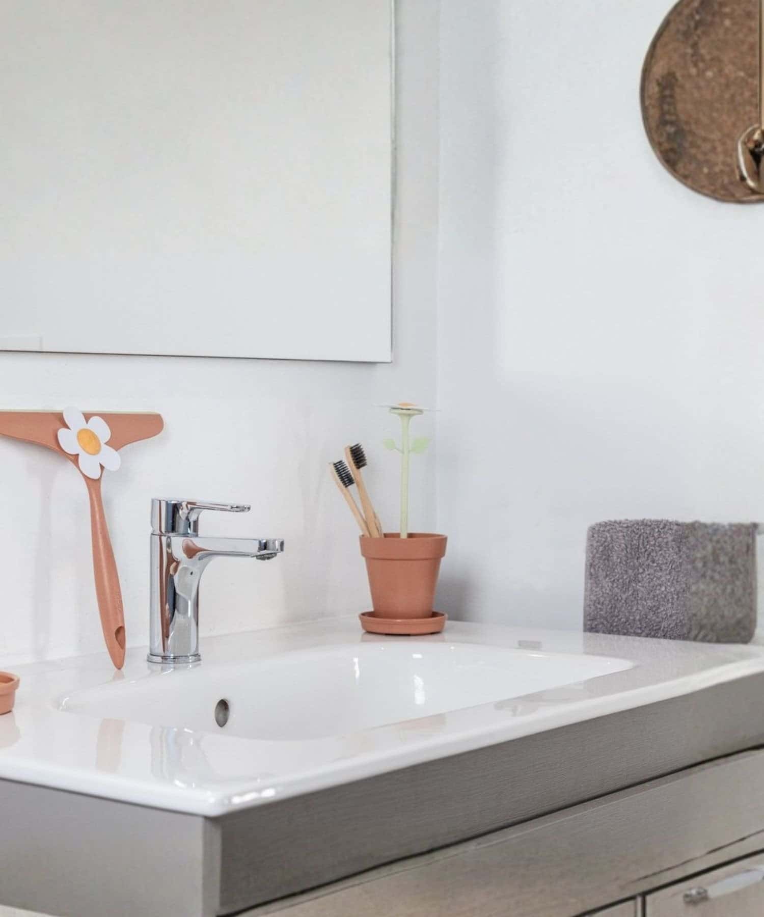 BIRTHDAY BAR(バースデイバー) フローガニック トゥースブラシホルダー