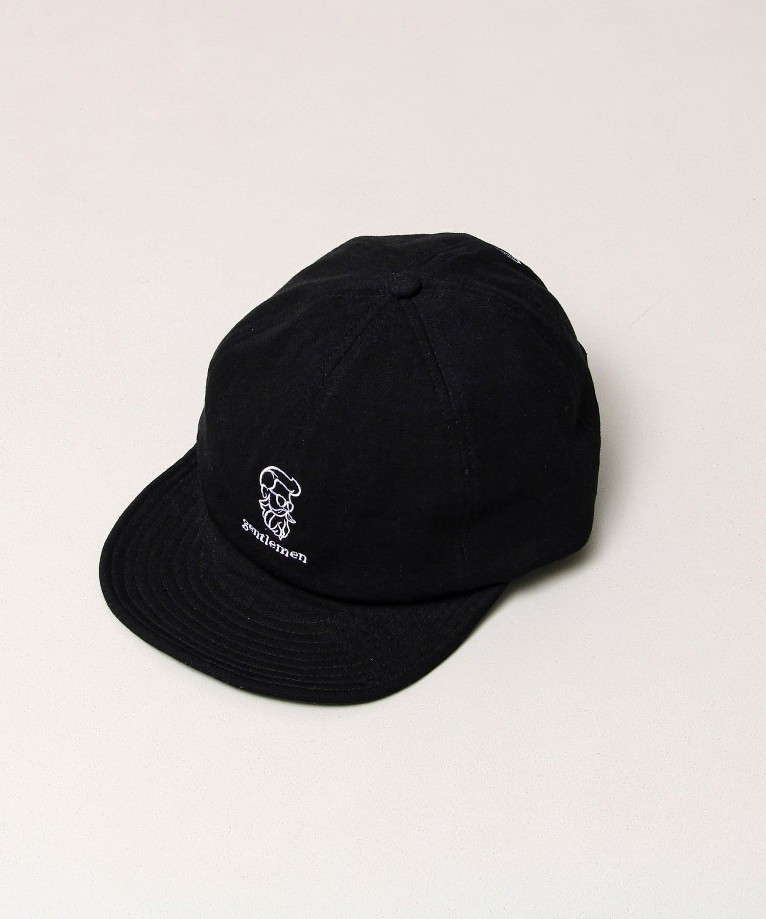 FREDY & GLOSTER(フレディ アンド グロスター) 【前後で楽しむ刺繍デザイン】BARBERキャップ