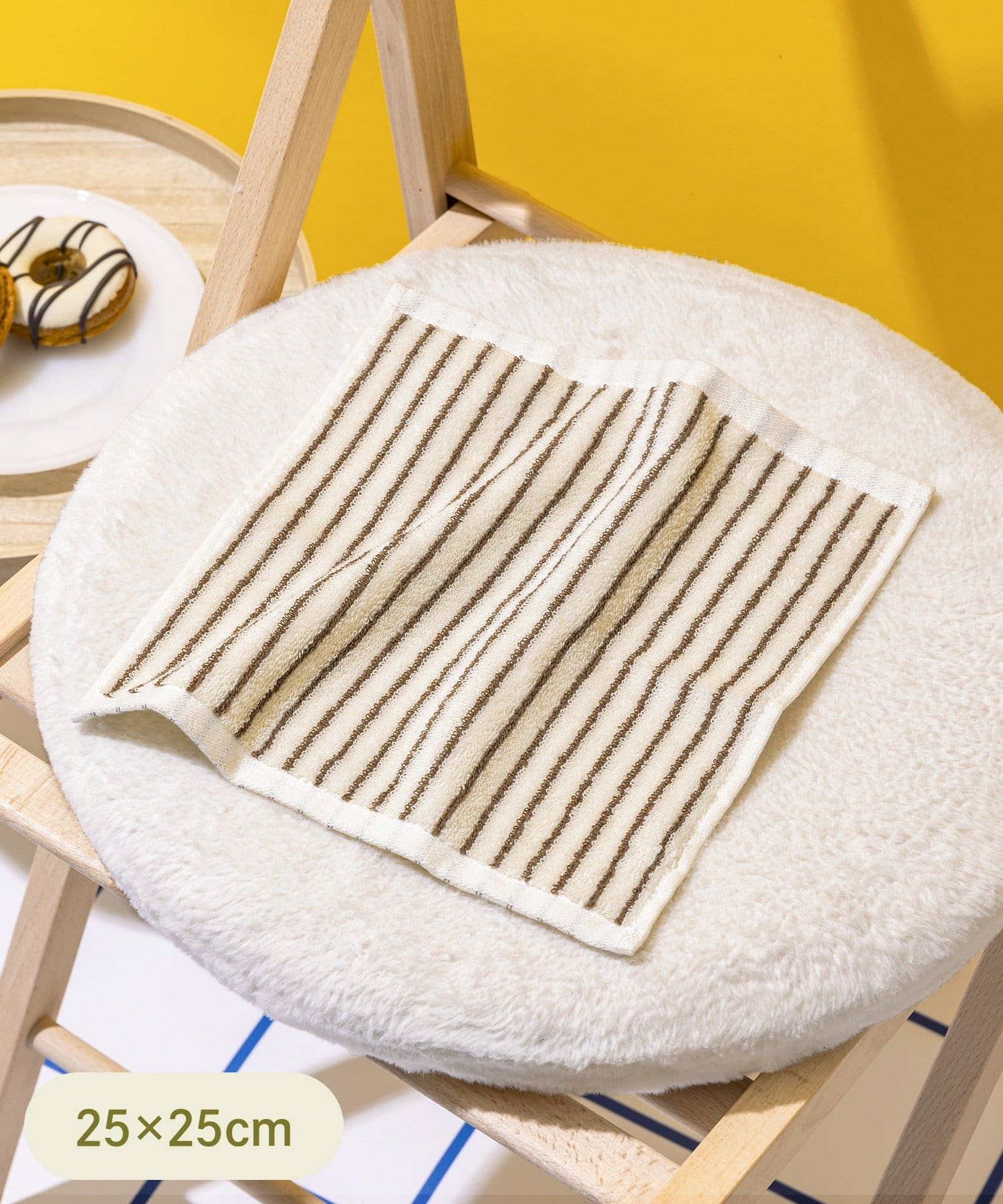 3COINS(スリーコインズ) ハンドタオル：25×25cm