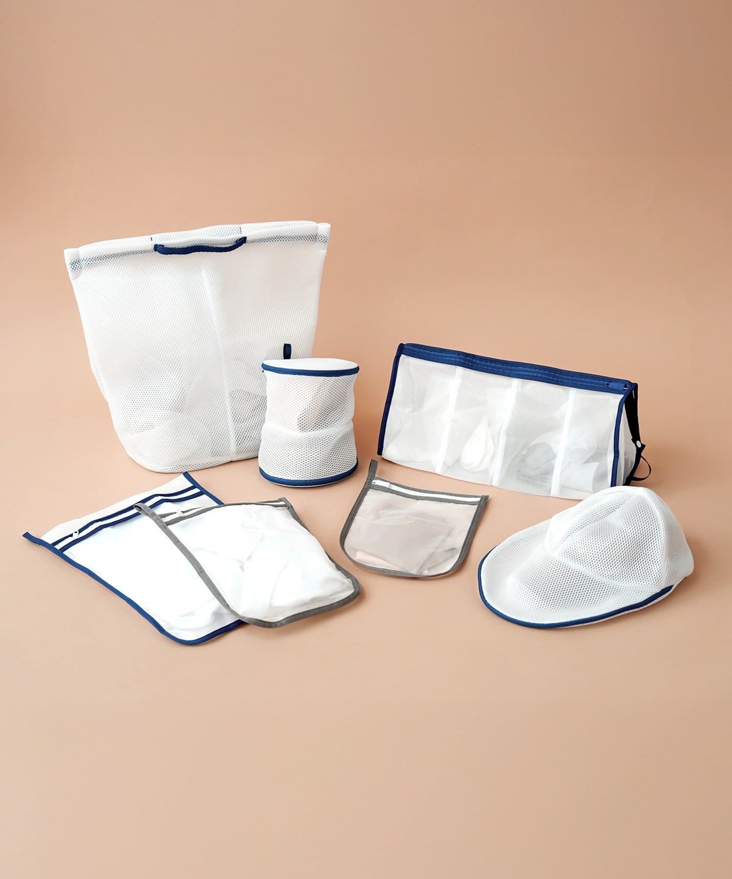 3COINS(スリーコインズ) 《型崩れ防止！》キャップ用ランドリーネット