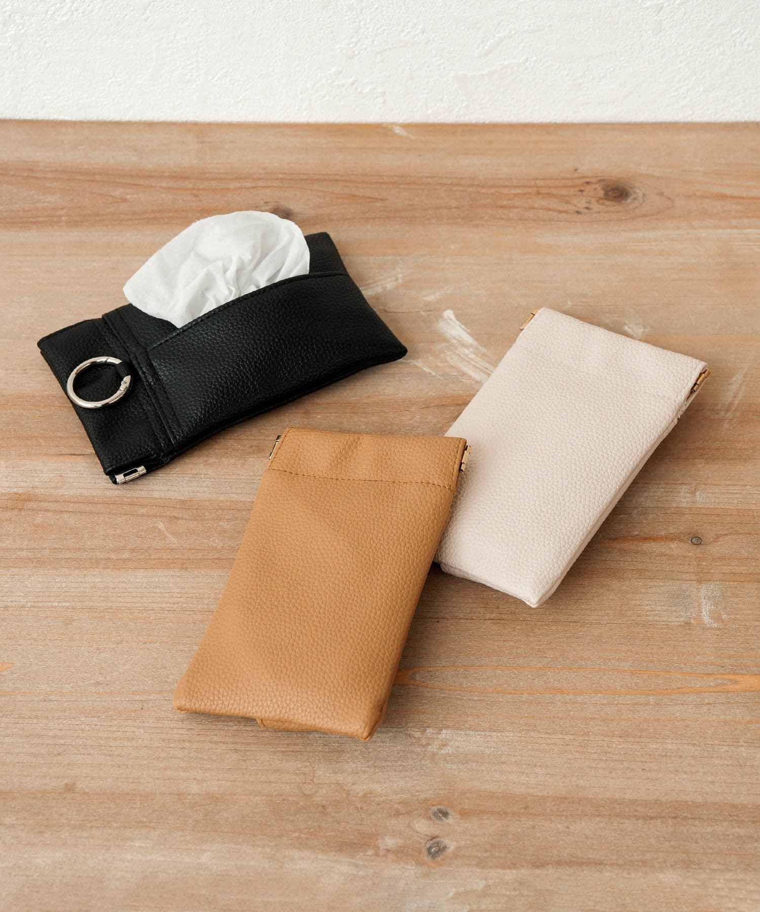 3COINS(スリーコインズ) 携帯用ダストポーチ