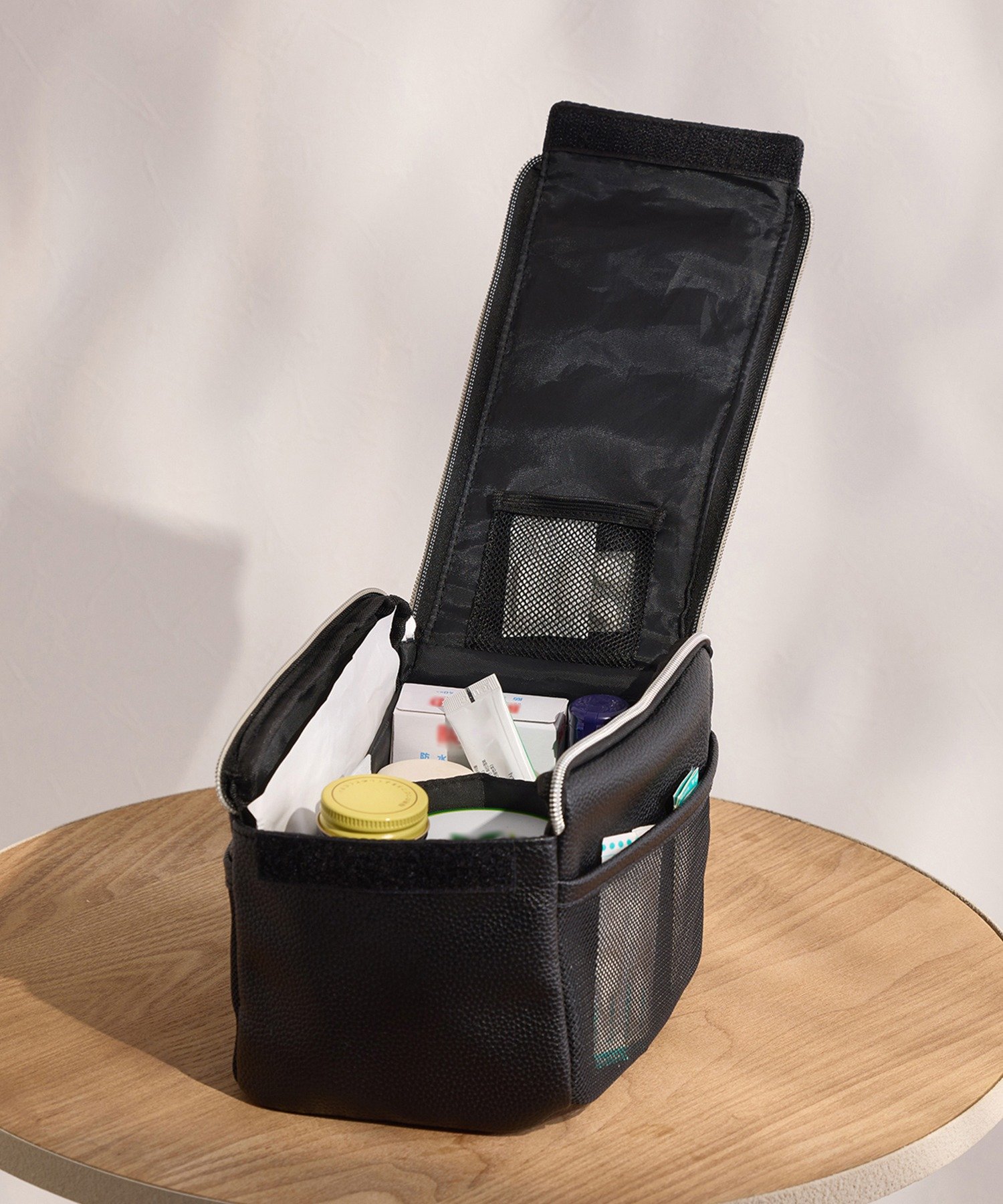 3COINS(スリーコインズ) 《2月3日より順次販売》大容量お薬ストックポーチ