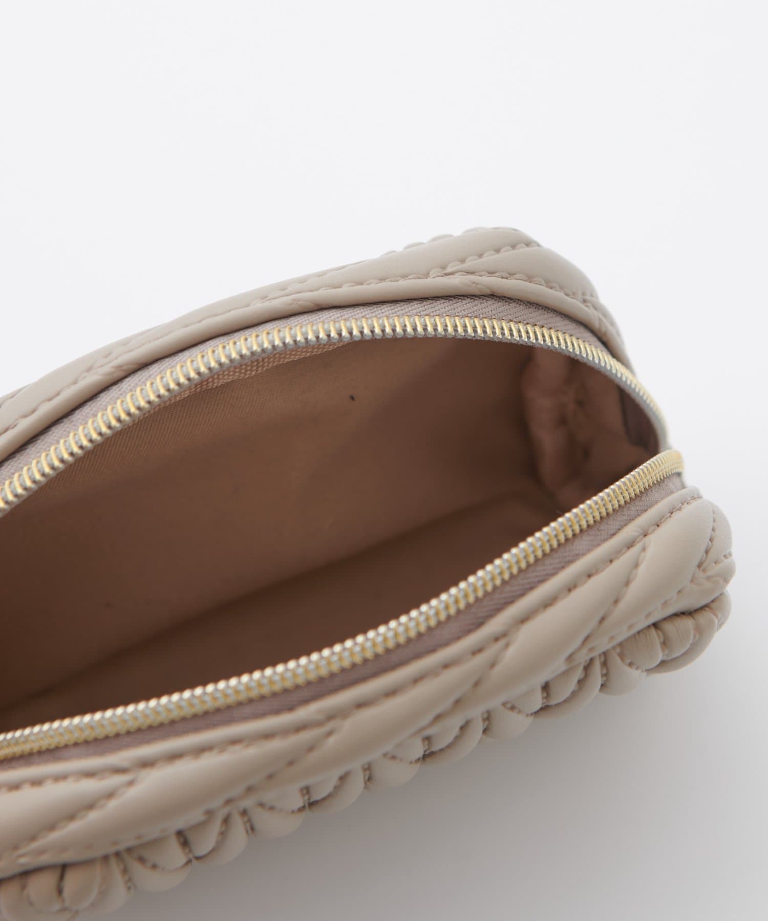 DISCOAT(ディスコート) Vキルティングポーチ