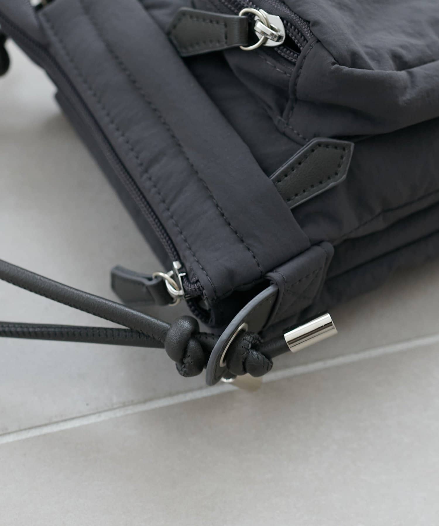 DISCOAT(ディスコート) 【3/14(土)12:00販売スタート/6ポケット】ユーティリティーパフィーミニショルダーバッグ