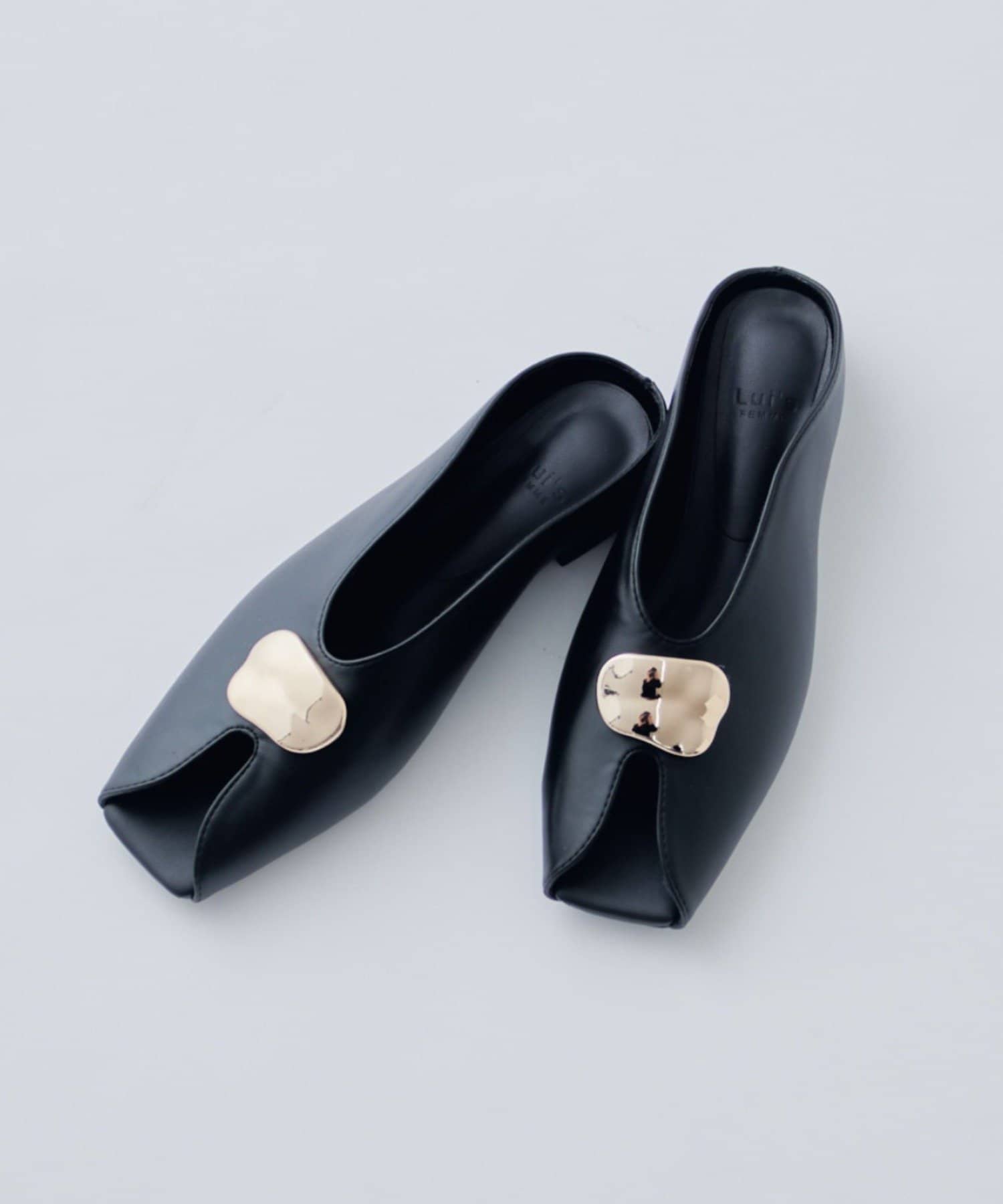 Lui's(ルイス) レディース ポインテッドトゥカットアウトパンプス ブラック