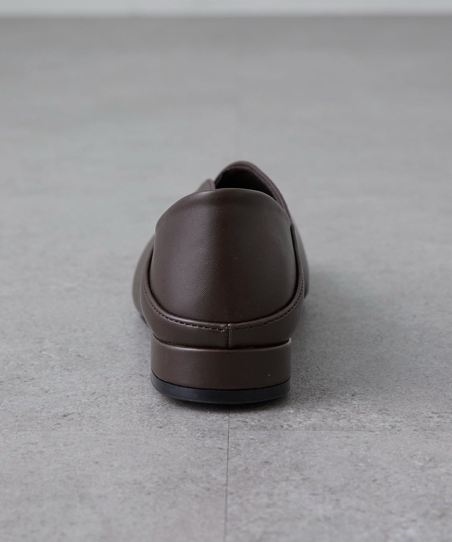 Lui's(ルイス) スクエアトゥカットアウトパンプス