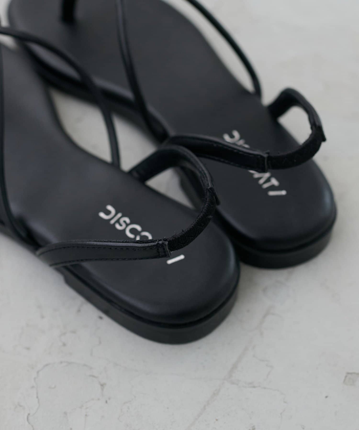 DISCOAT(ディスコート) ノットトングフラットサンダル