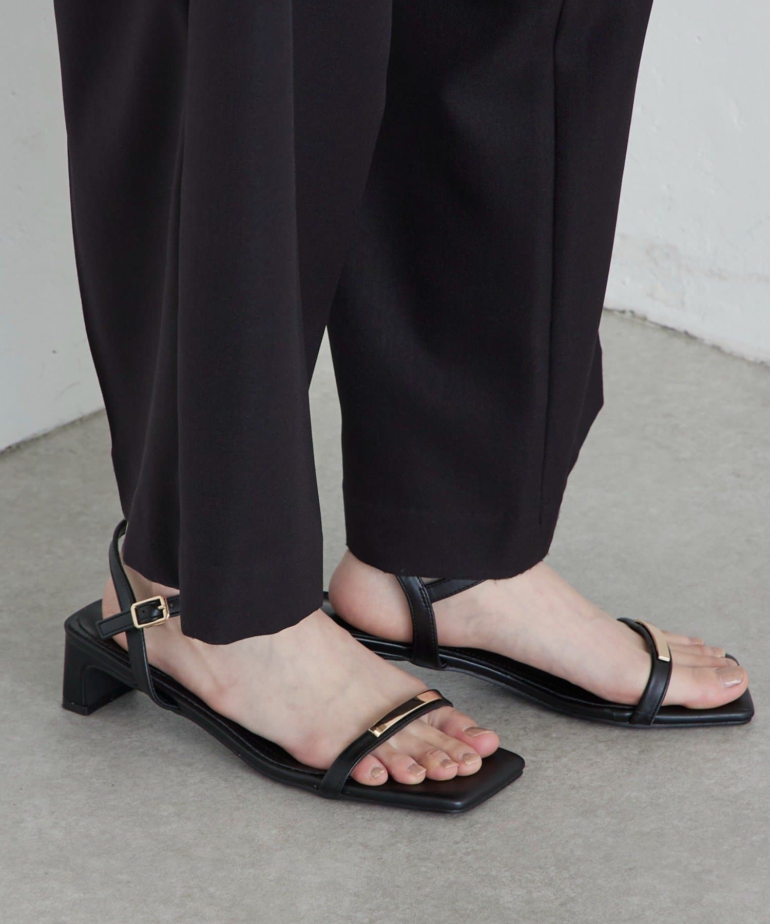 Lui's(ルイス) アンクルストラップサンダル