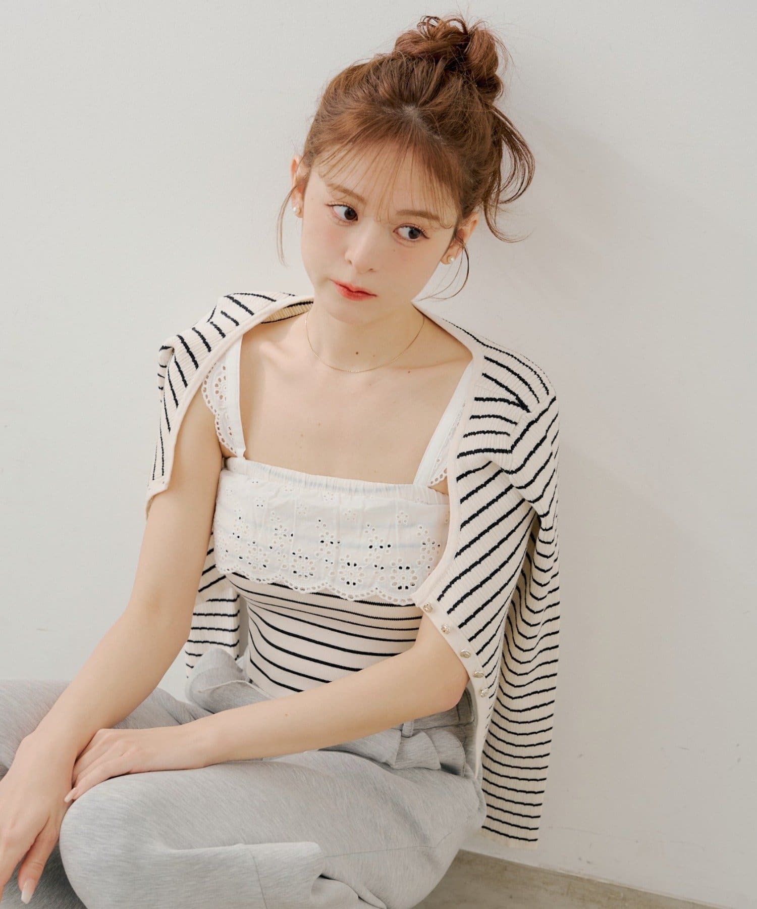 Chico(チコ) 【SALON by Chico】レースフリルベア+コンパクトカーディガンセット