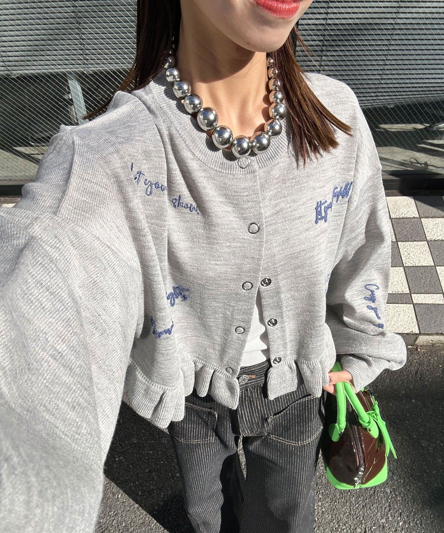 CIAOPANIC(チャオパニック) メッセージ刺繡ロゴフリルニットカーディガン