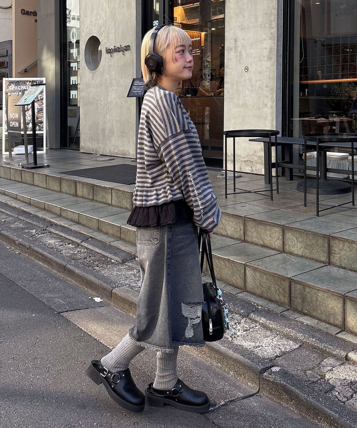 CIAOPANIC(チャオパニック) メッセージ刺繡ロゴフリルニットカーディガン