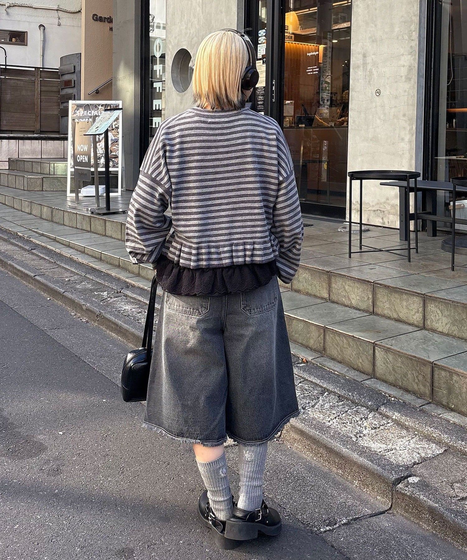 CIAOPANIC(チャオパニック) メッセージ刺繡ロゴフリルニットカーディガン