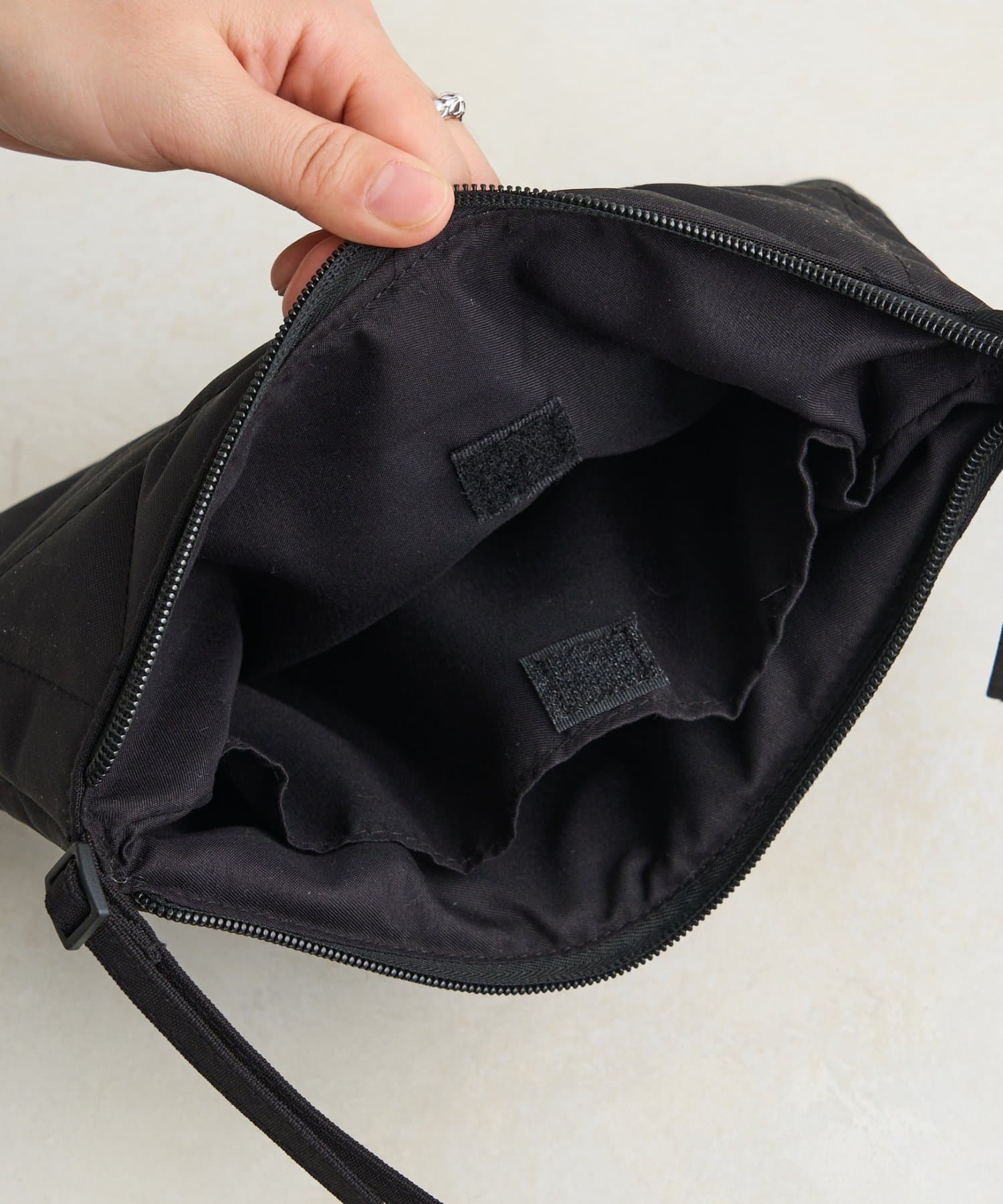 Kastane(カスタネ) 【5色展開】B 刺繍入りサコッシュ