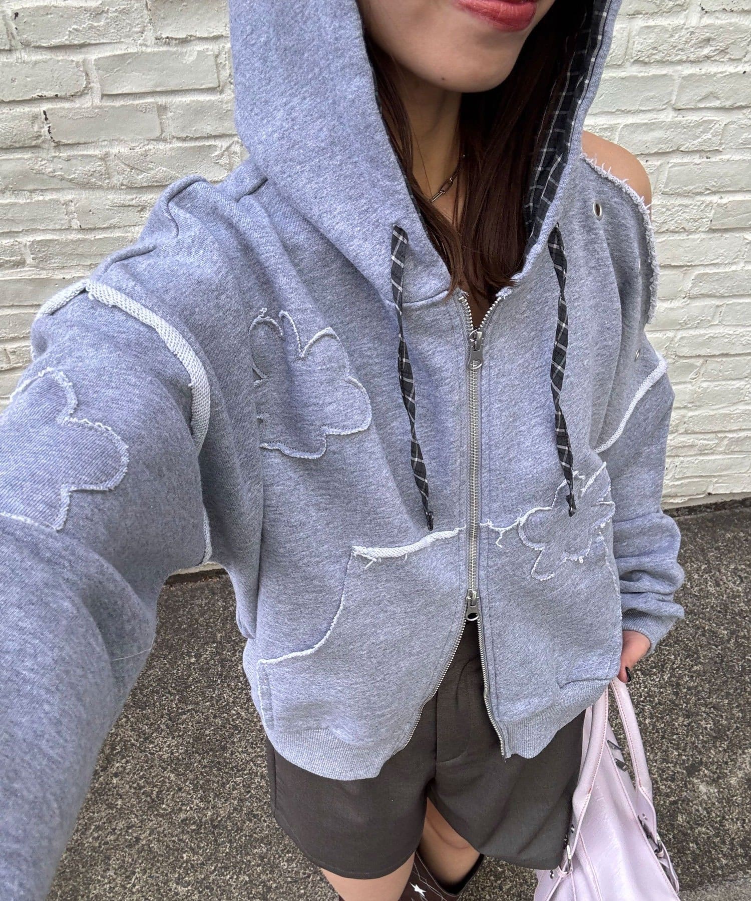 CIAOPANIC(チャオパニック) ショルダースリットハトメワッペンジップパーカー