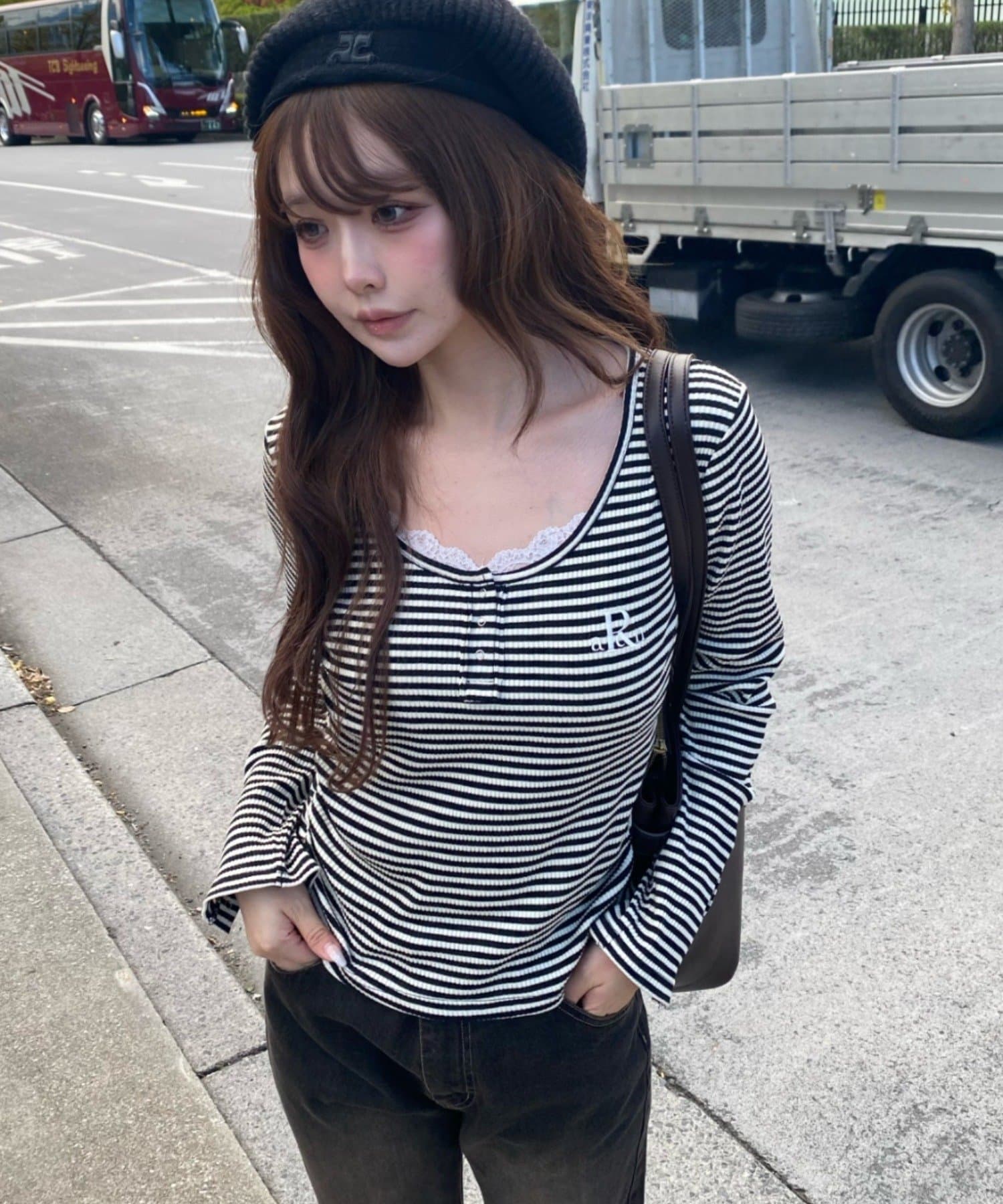 RAY CASSIN(レイカズン) 胸刺繍UネックヘンリーTシャツ