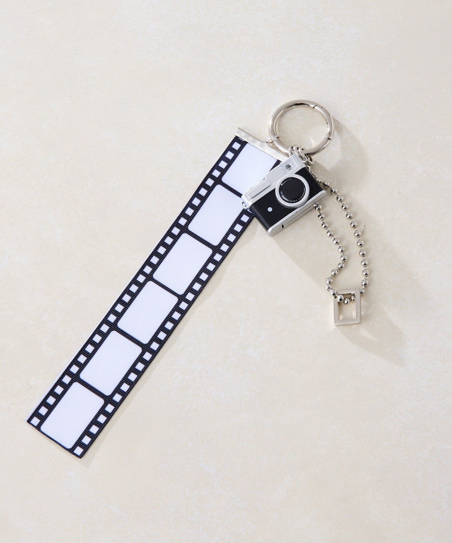 ear PAPILLONNER(イア パピヨネ) ネガフィルムストラップ/ チャーム