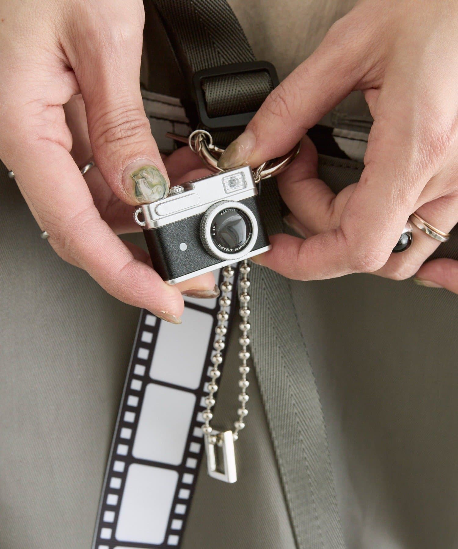 ear PAPILLONNER(イア パピヨネ) ネガフィルムストラップ/ チャーム