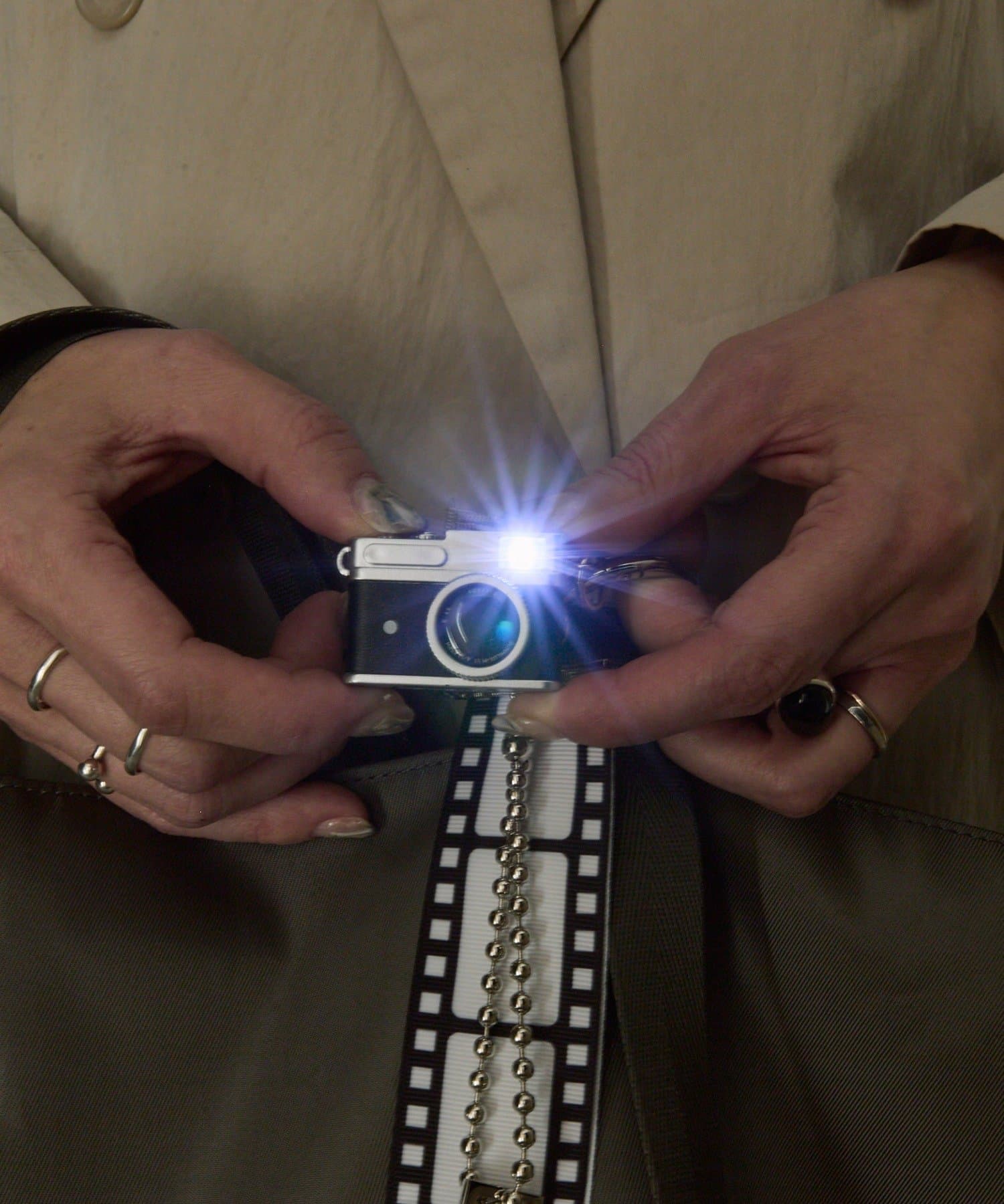 ear PAPILLONNER(イア パピヨネ) ネガフィルムストラップ/ チャーム