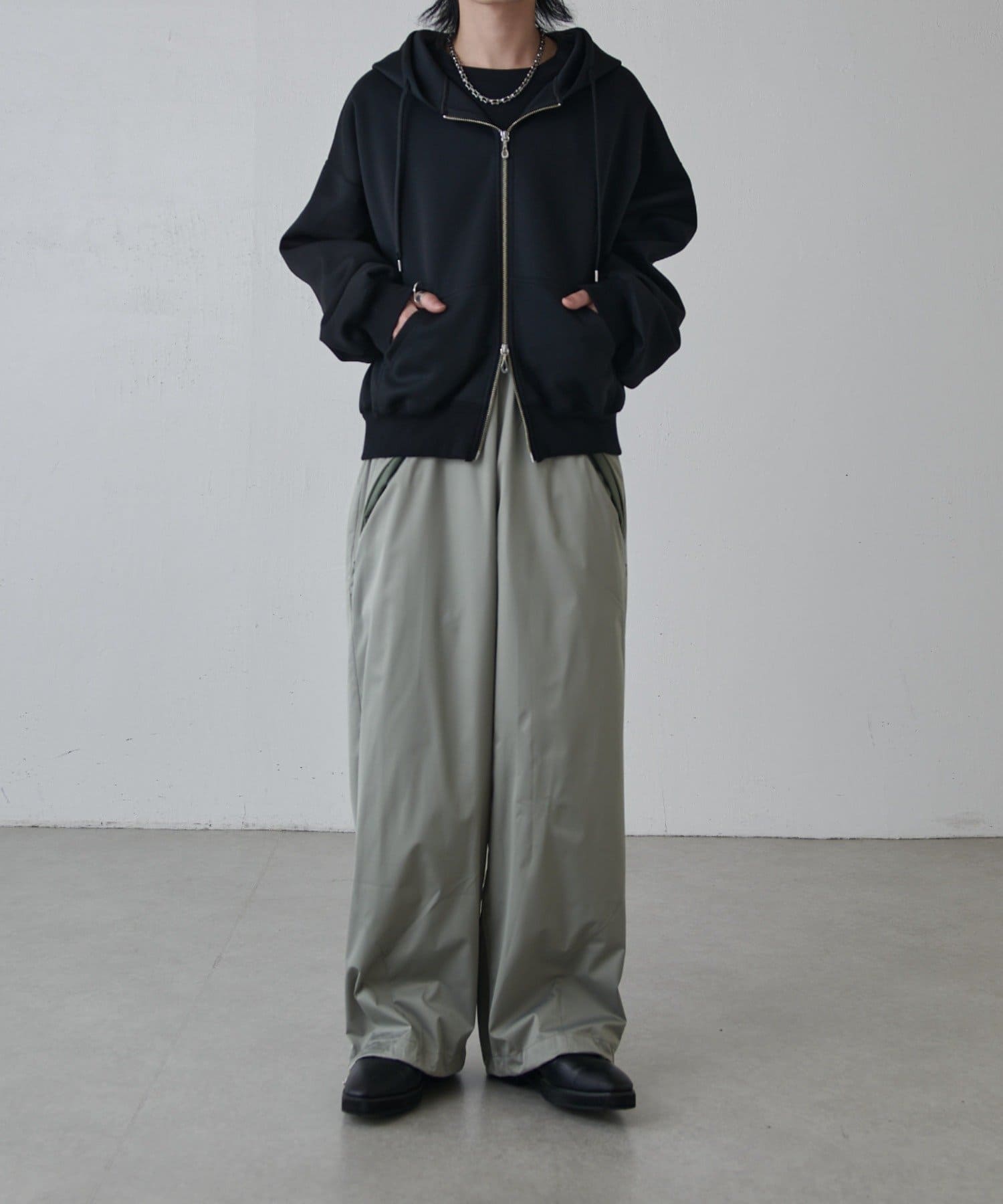 Lui's(ルイス) シルク混ソフトタッチイージーパンツ