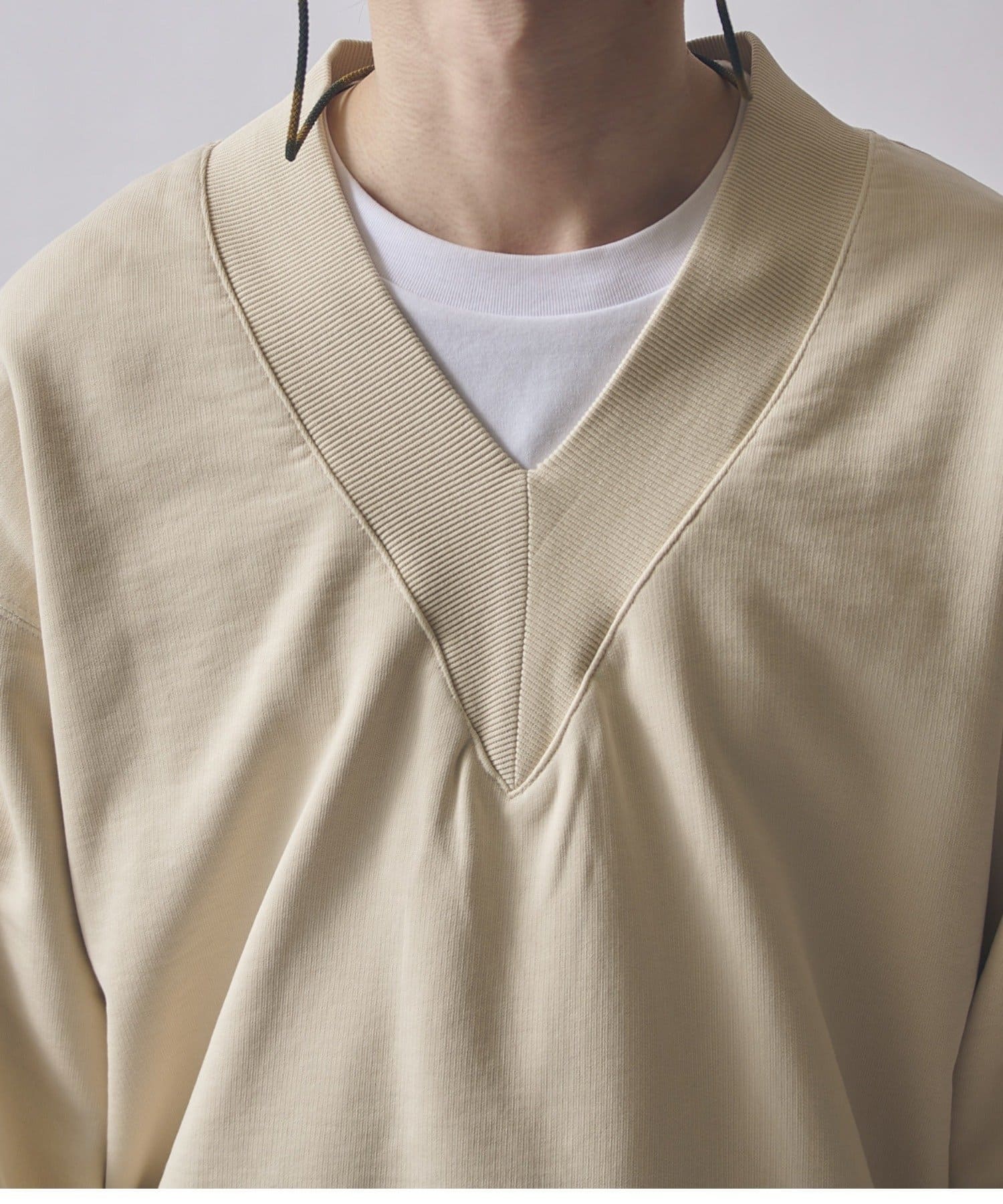 Lui's(ルイス) クリーンスノーウォッシュVネックスウェット