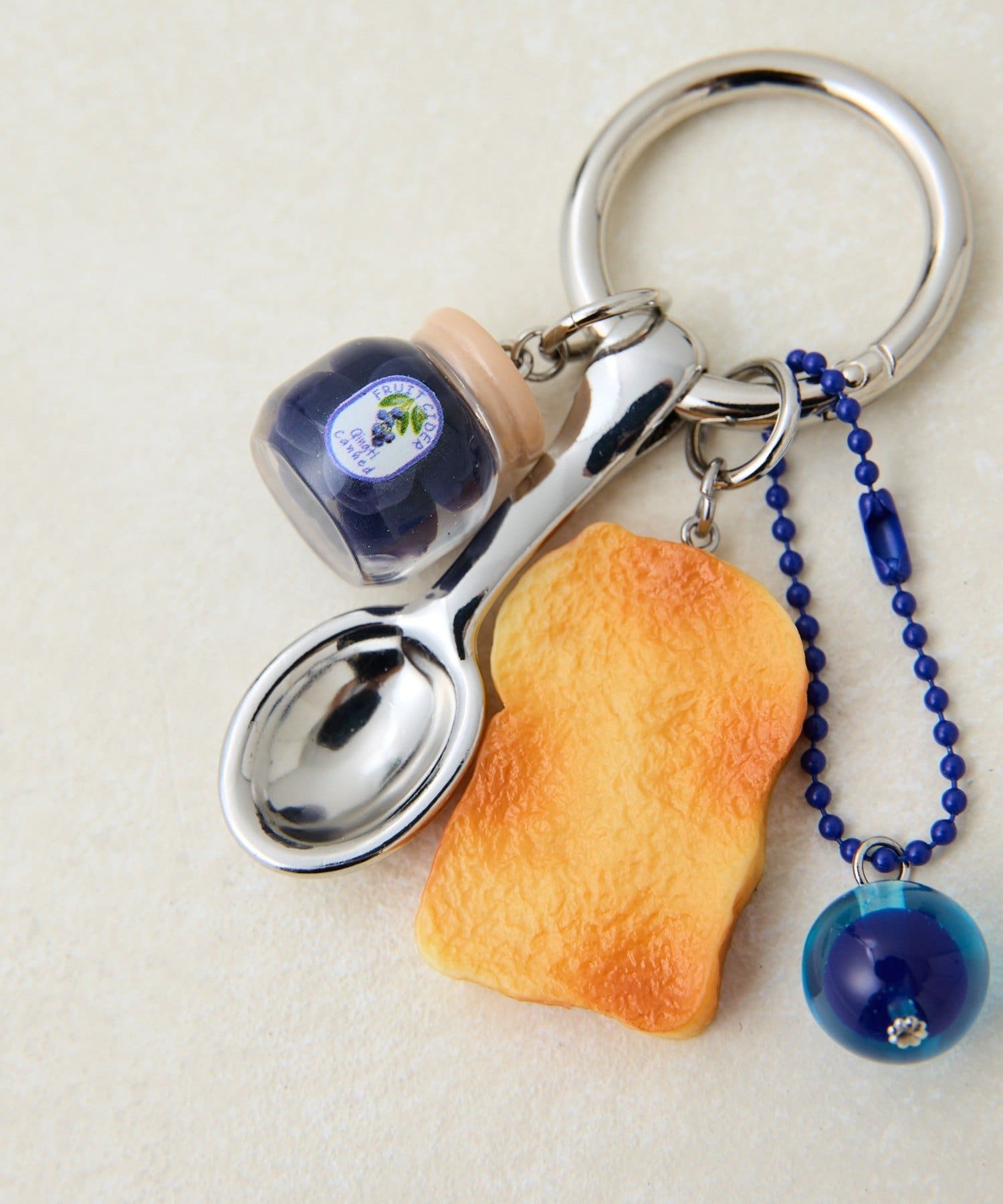 ear PAPILLONNER(イア パピヨネ) モーニングブレッドチャーム