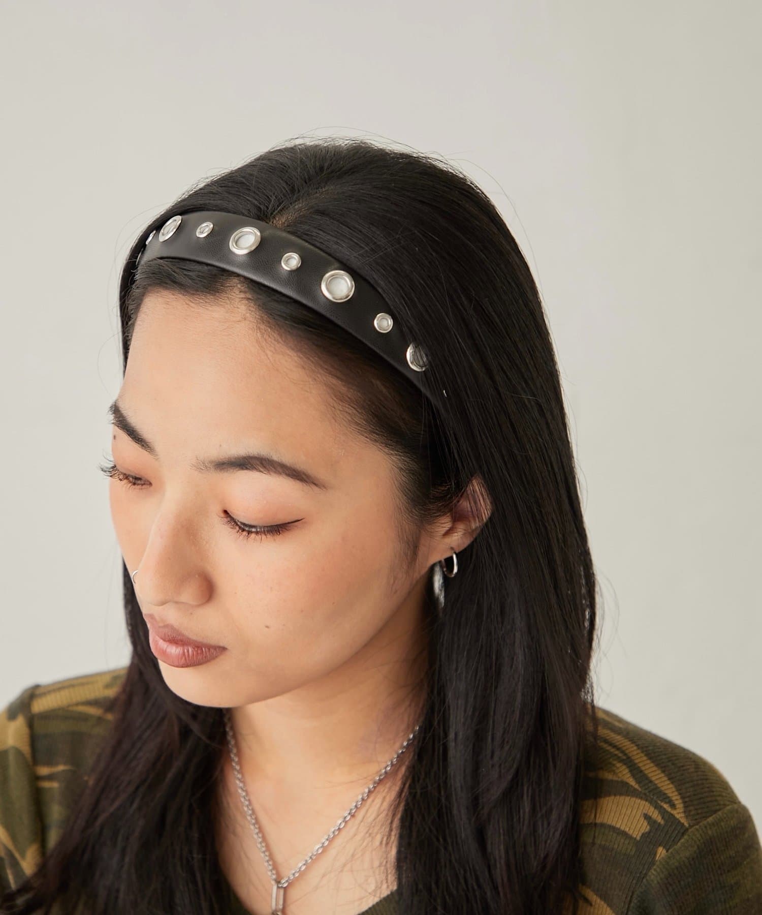 WHO’S WHO gallery(フーズフーギャラリー) EYELET HEADBAND