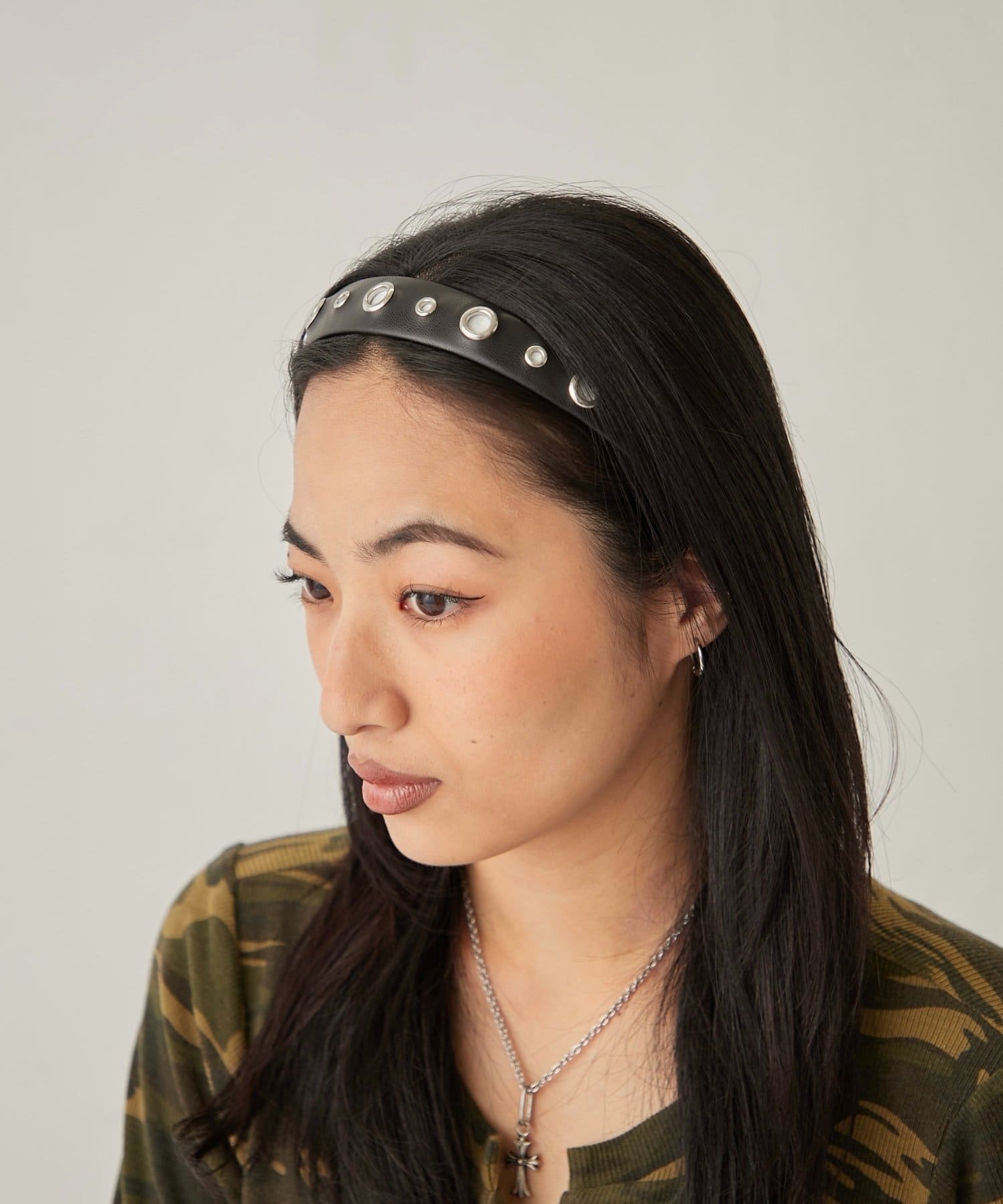 WHO’S WHO gallery(フーズフーギャラリー) EYELET HEADBAND