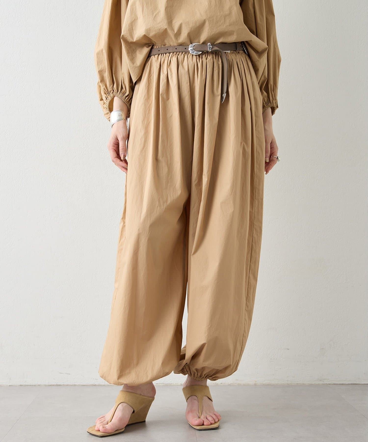 Whim Gazette(ウィム ガゼット) タイプライターバレルパンツ