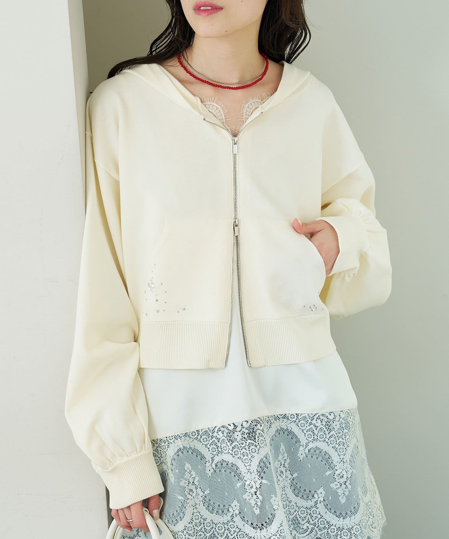 mystic(ミスティック) ラインストーンフーディーニット