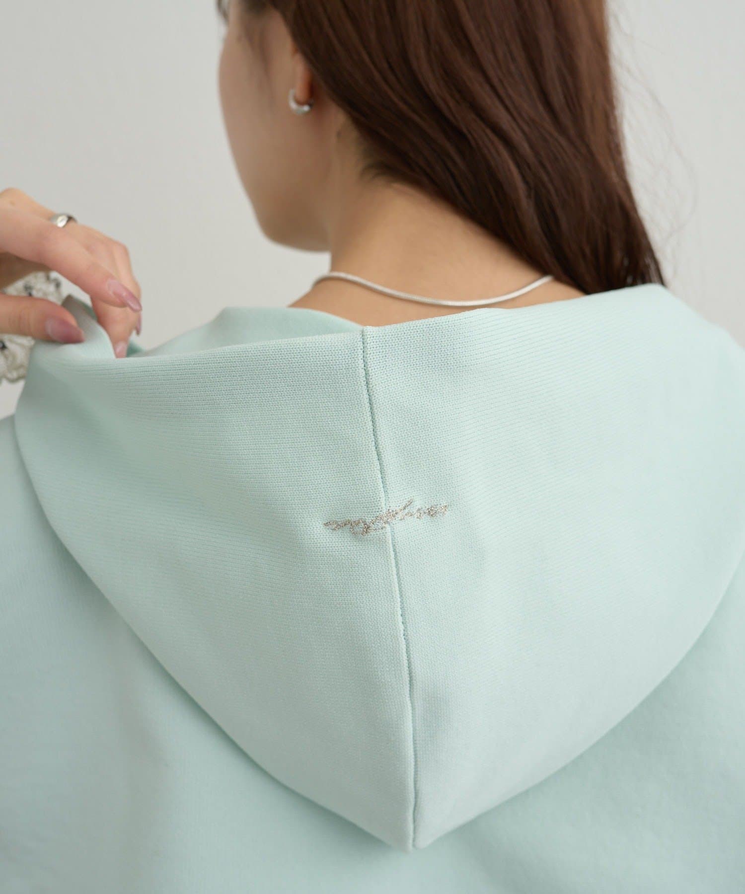 mystic(ミスティック) ラインストーンフーディーニット