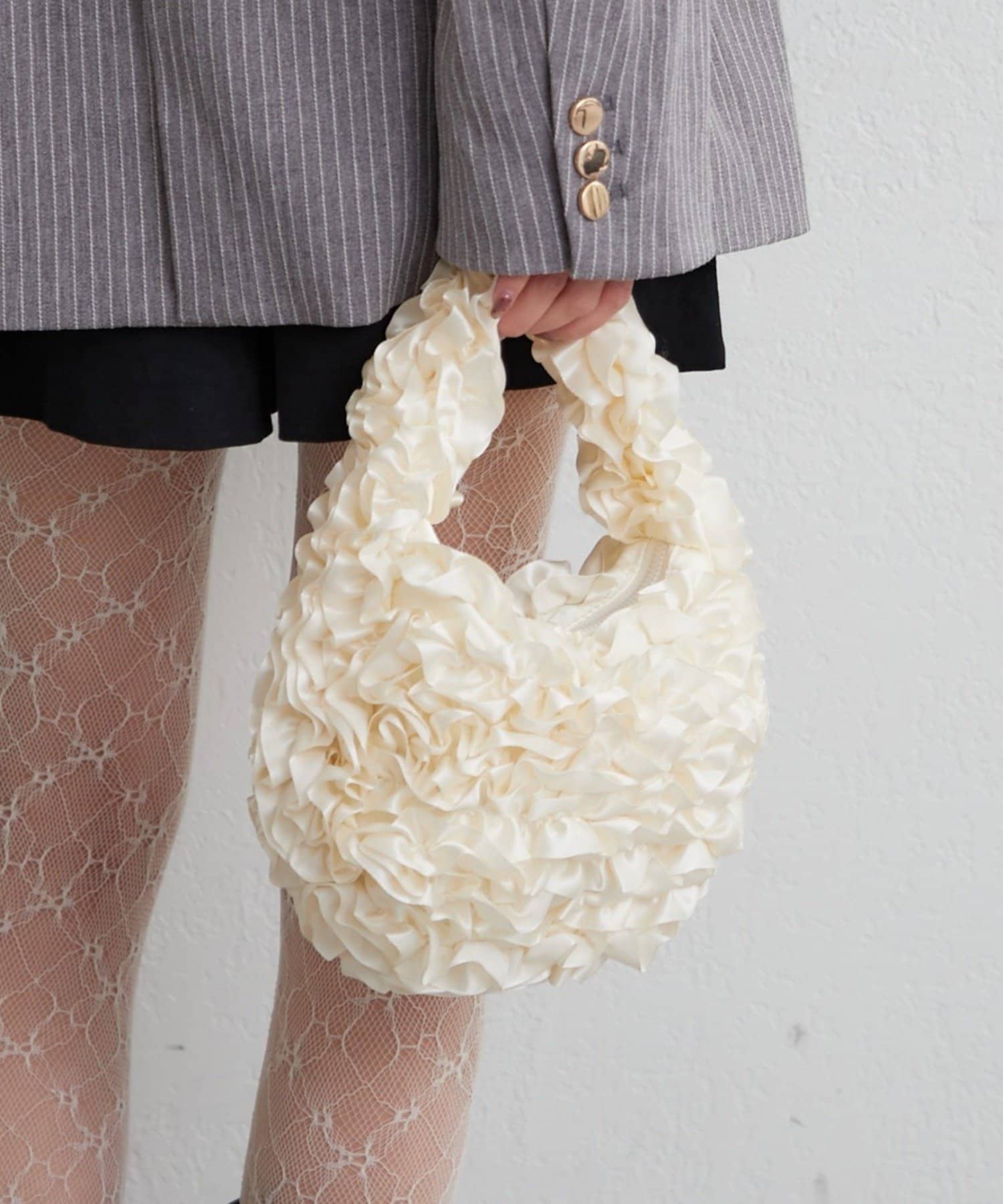 mystic(ミスティック) サテンフリルハンドBAG