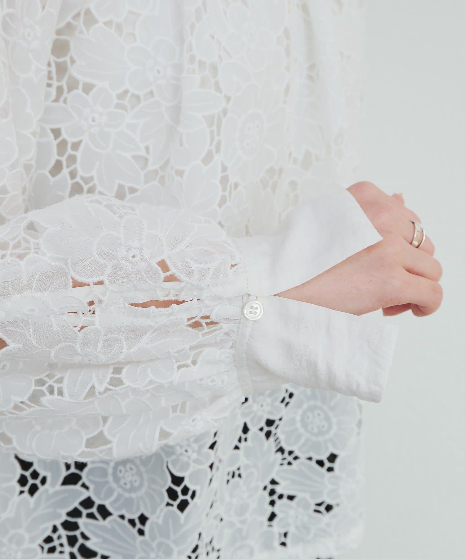 PUAL CE CIN(ピュアルセシン) フラワーモチーフカットワークレースブラウス