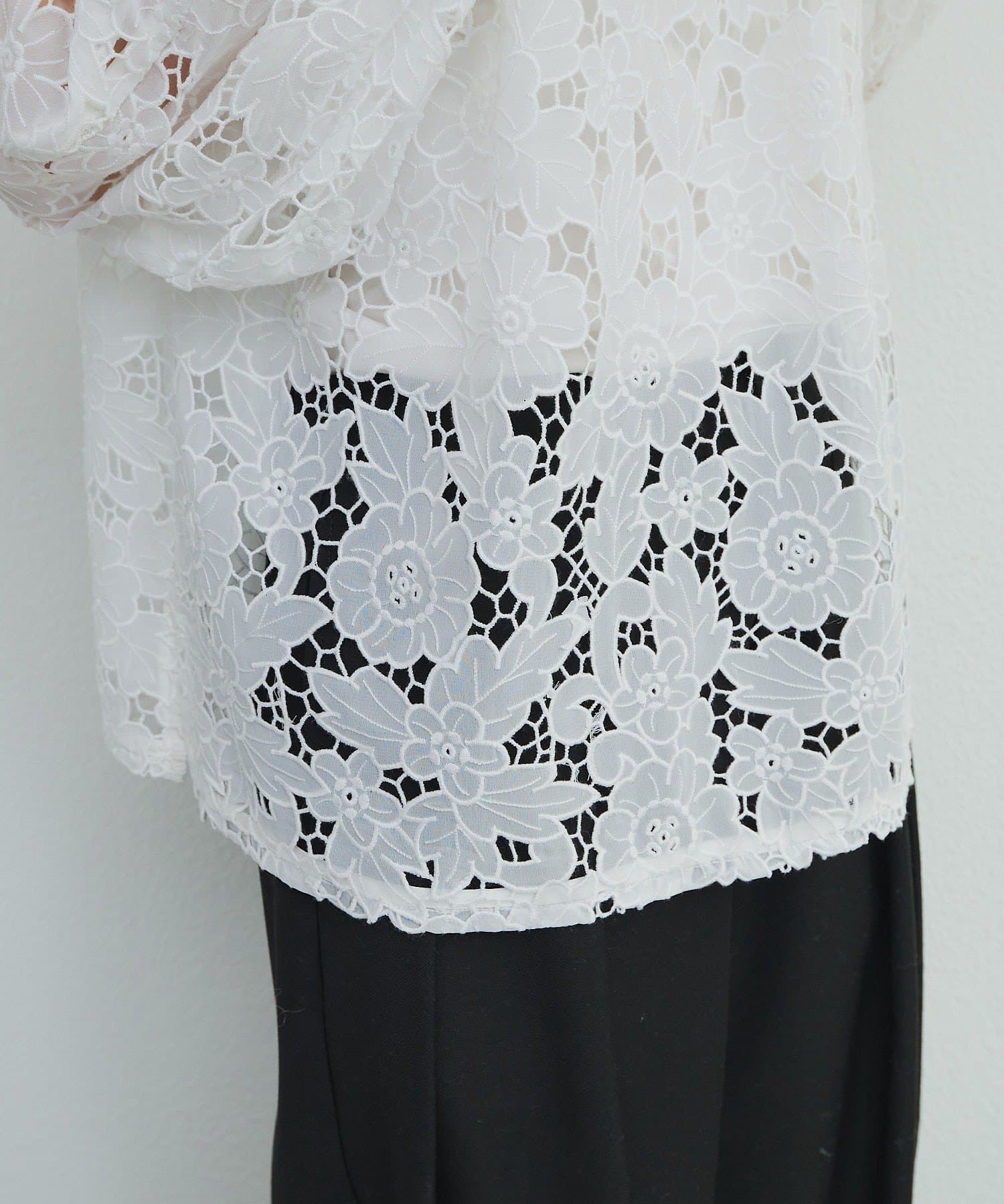 PUAL CE CIN(ピュアルセシン) フラワーモチーフカットワークレースブラウス