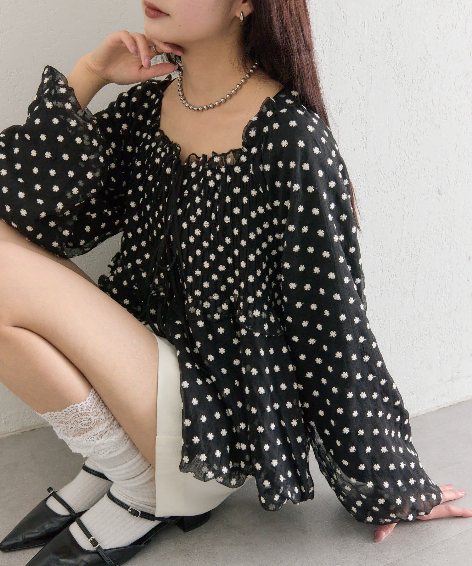 mystic(ミスティック) ドットフラワーバルーンブラウス