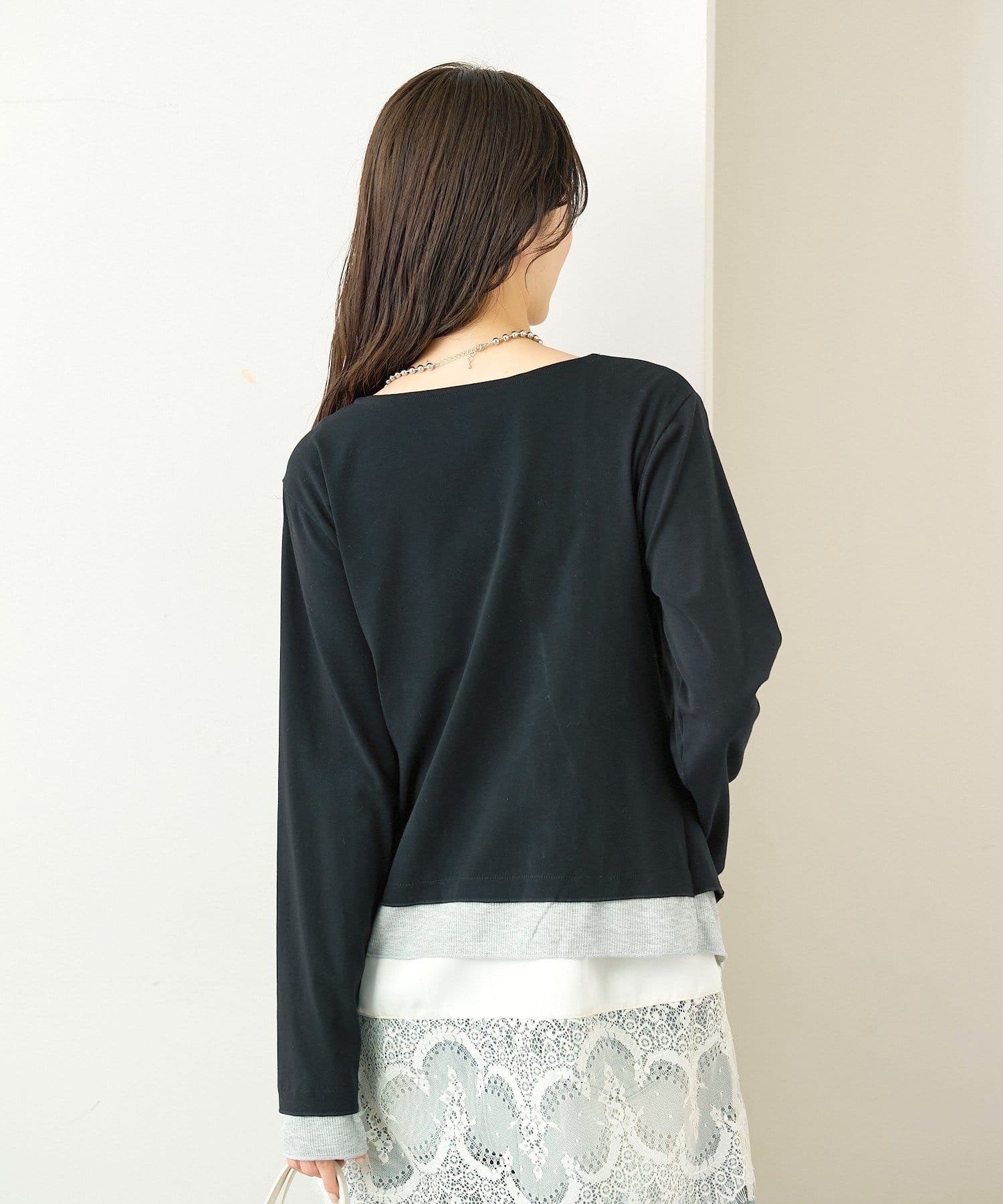 mystic(ミスティック) 《春一番おすすめ》【新色ブラック/2種類のレイヤード素材】配色カットソー