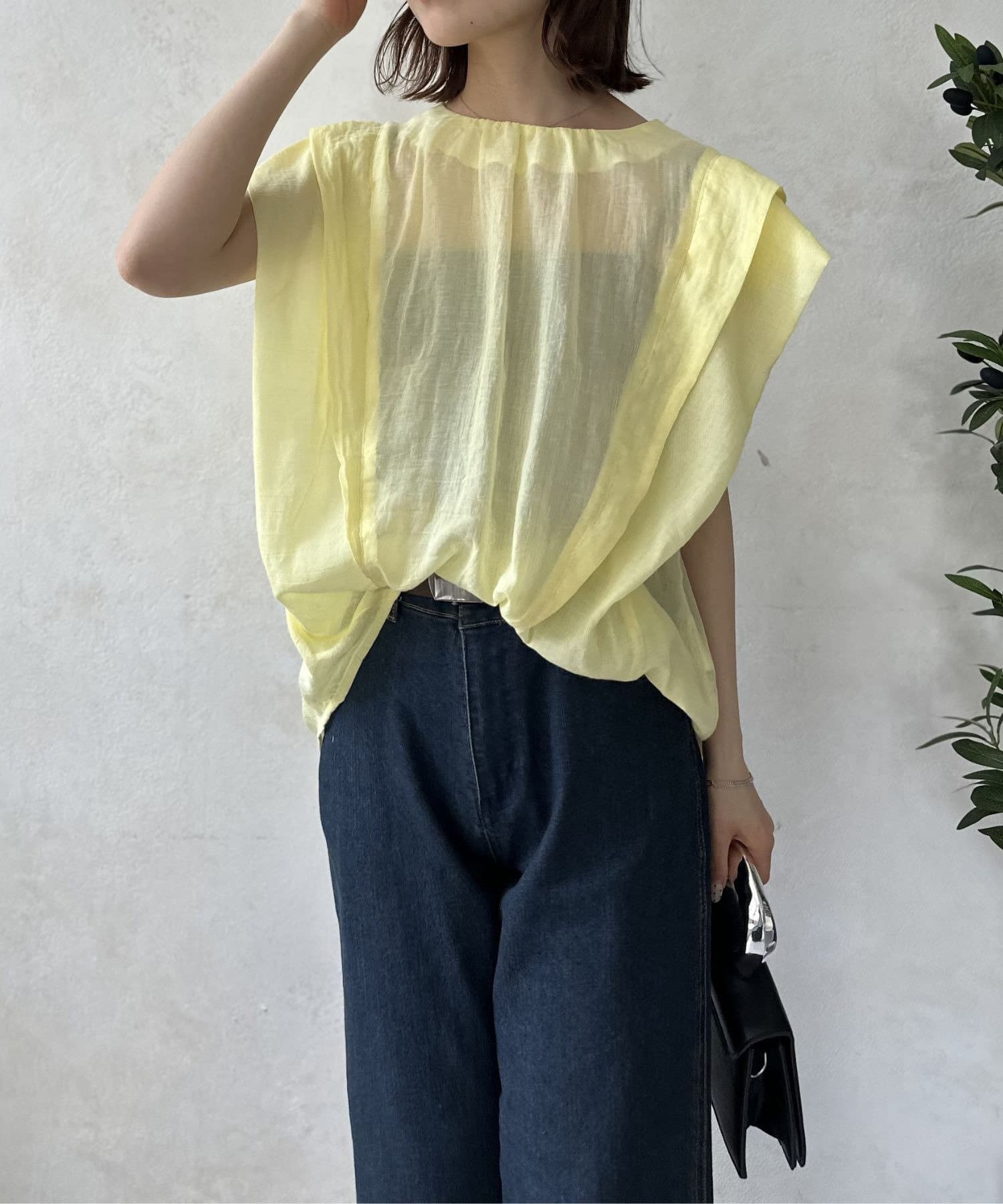 LOCUST(ローカスト) 袖フリルブラウス